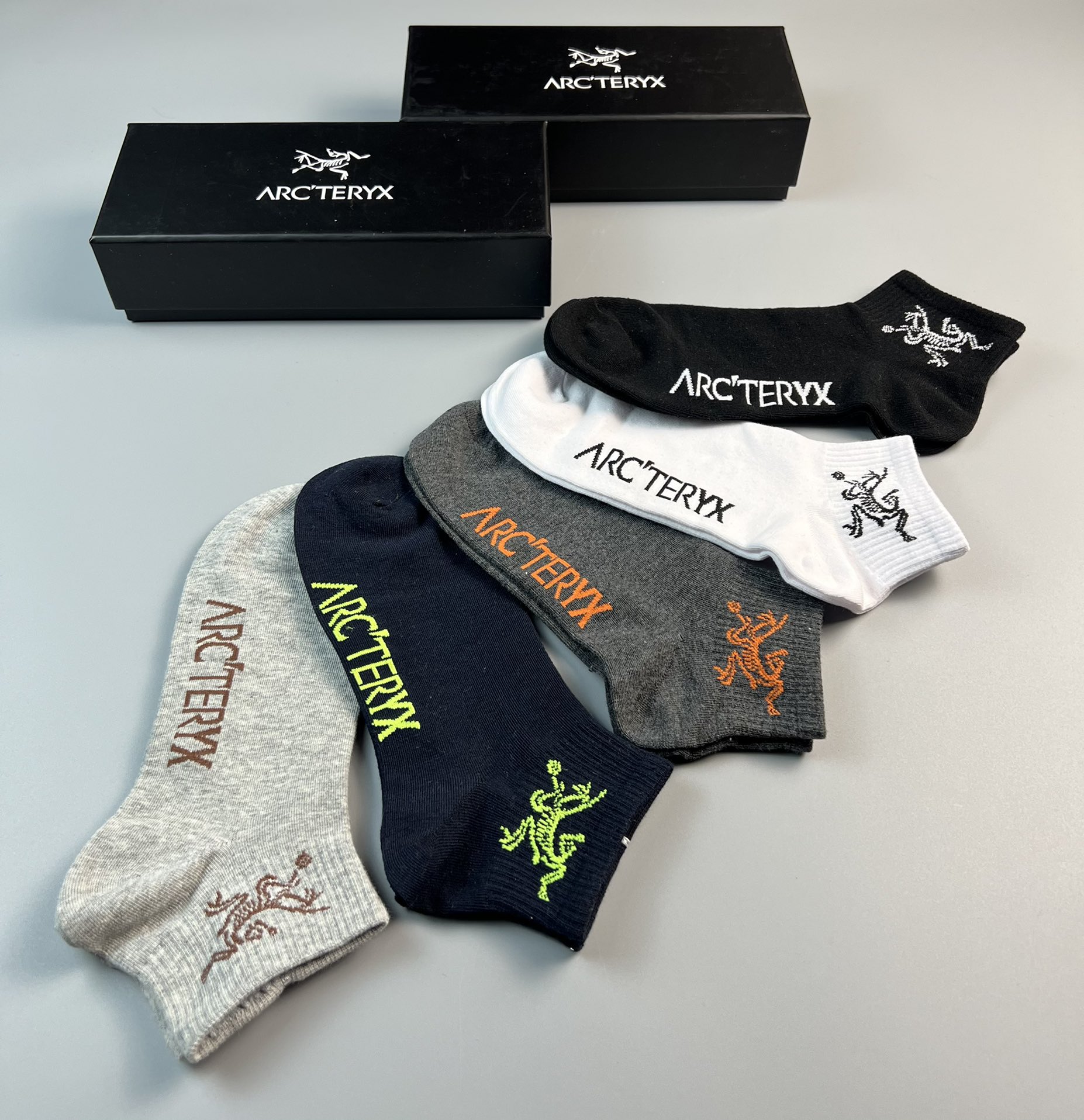 🔥🔥🔥ARC·TERYX（始祖鸟）春季新品、火爆款、纯棉质量、穿着舒适透气性强，一盒5对入👍