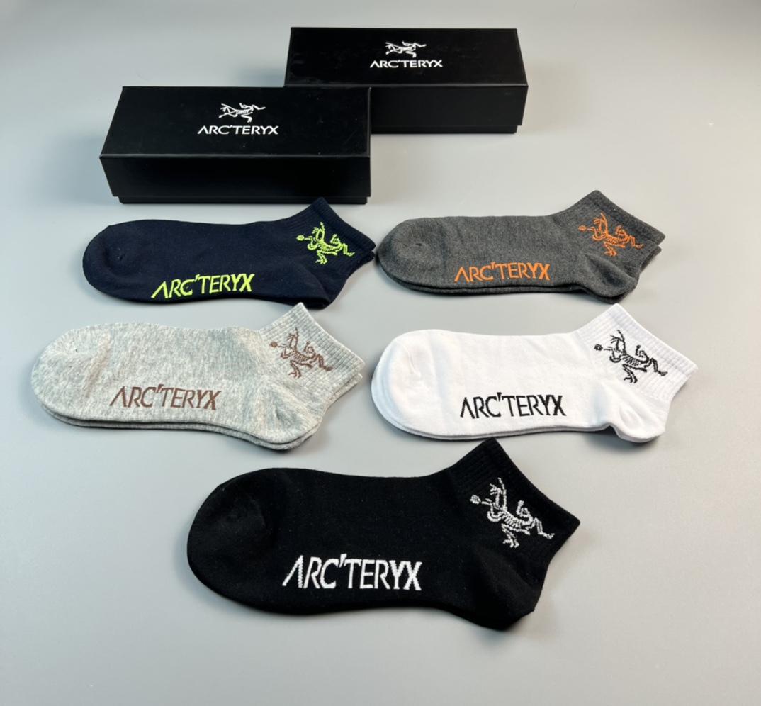 🔥🔥🔥ARC·TERYX（始祖鸟）春季新品、火爆款、纯棉质量、穿着舒适透气性强，一盒5对入👍
