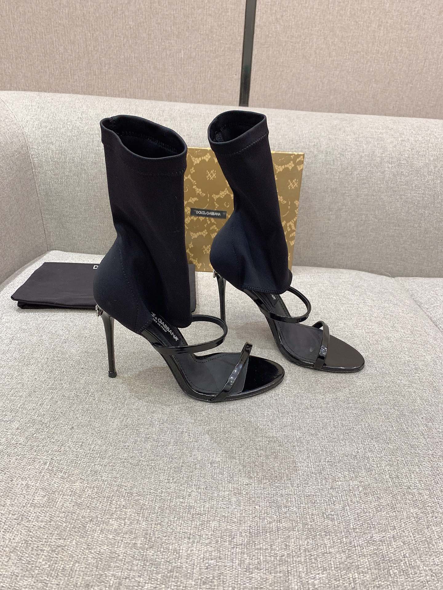 New Dolce Gabban Sock Boots with Unique Design and Emerald Details - 图片 2