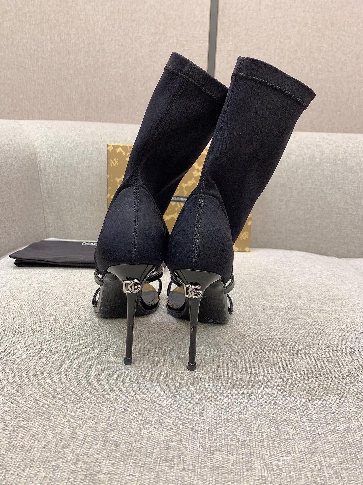 New Dolce Gabban Sock Boots with Unique Design and Emerald Details - 图片 8