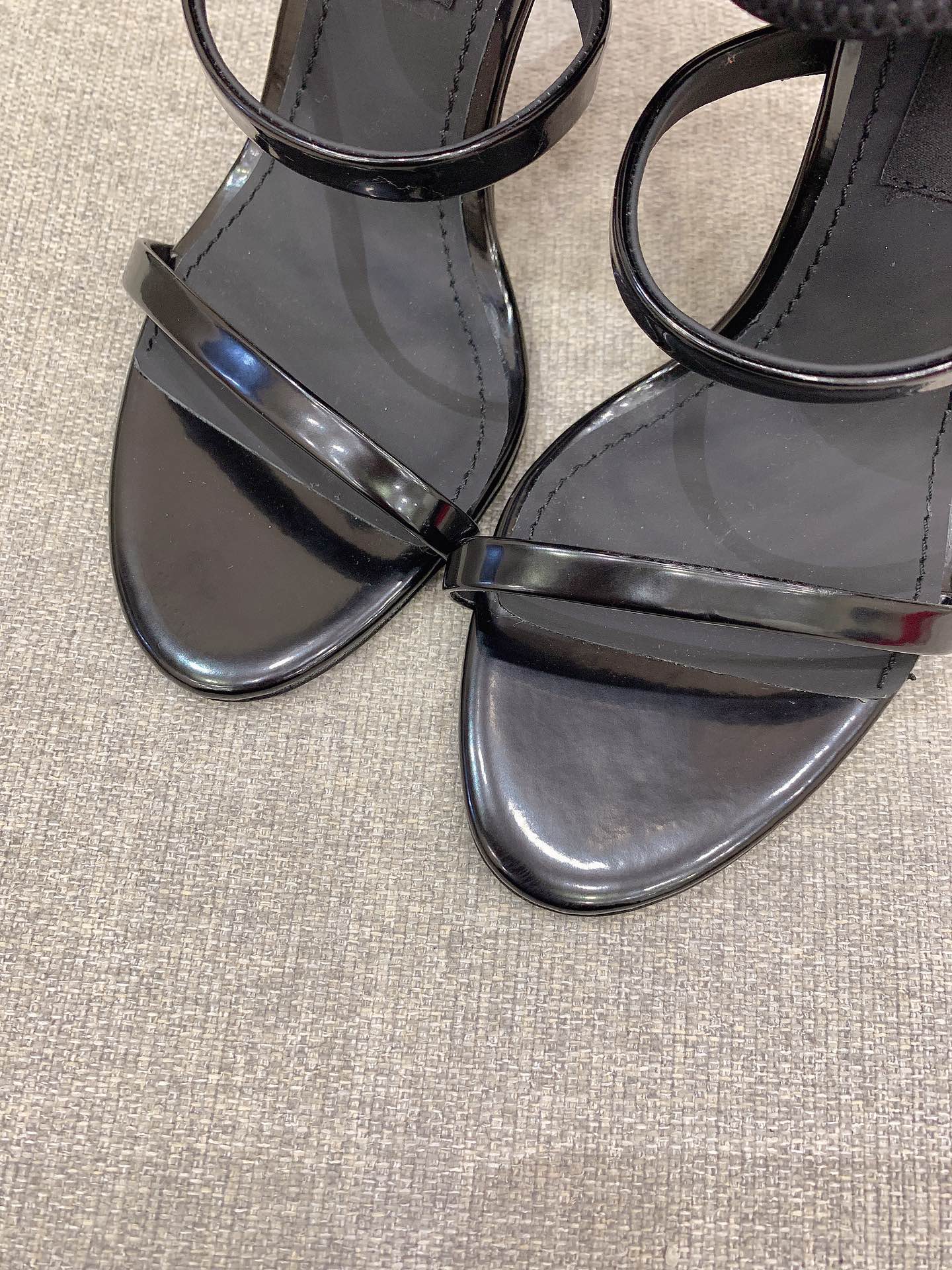 New Dolce Gabban Sock Boots with Unique Design and Emerald Details - 图片 5