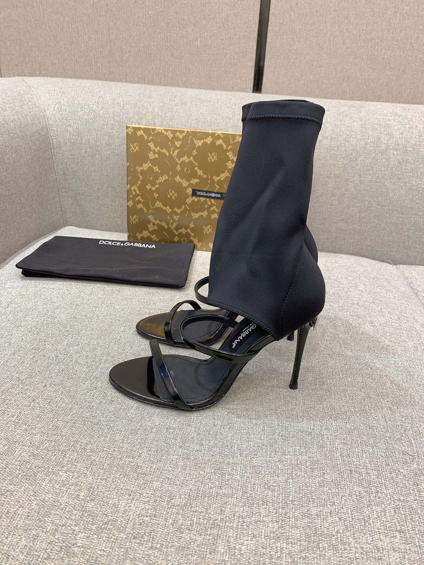 New Dolce Gabban Sock Boots with Unique Design and Emerald Details - 图片 3