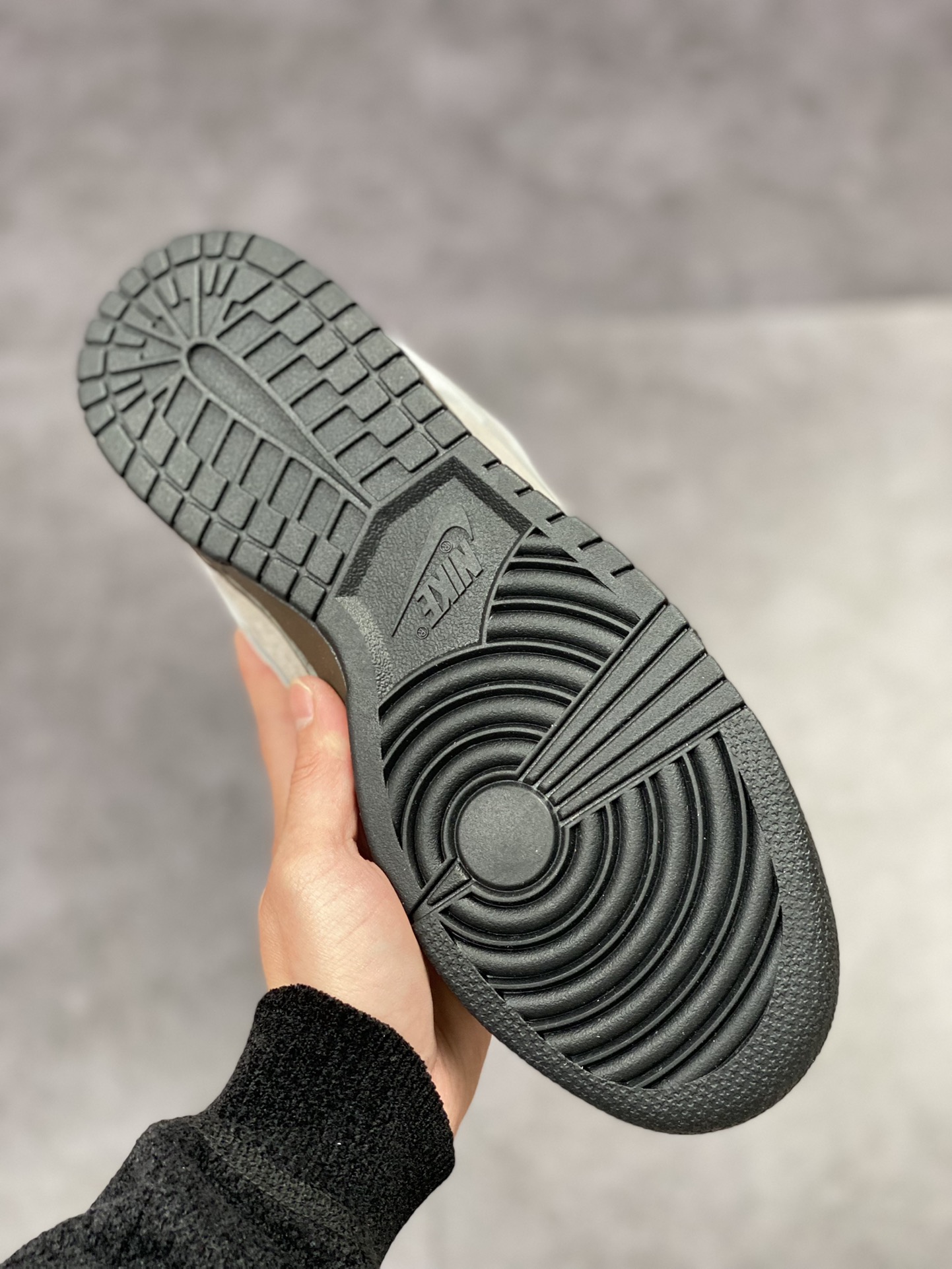 220 Nike SB Dunk Low “Ironstone” 铁矿石 FD9746-001