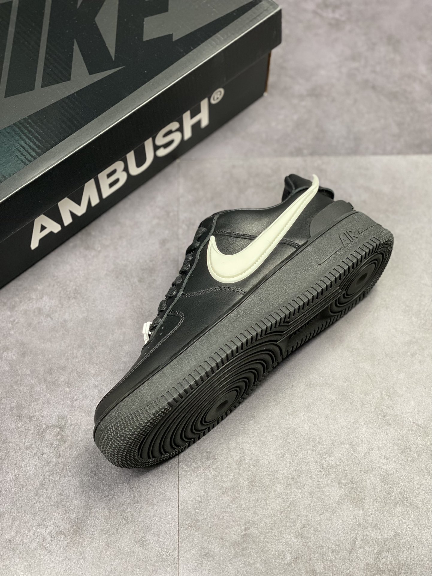 380 Ambush x Nike Air Force 1'07 Low ”Black” 联名款 DV3464-001