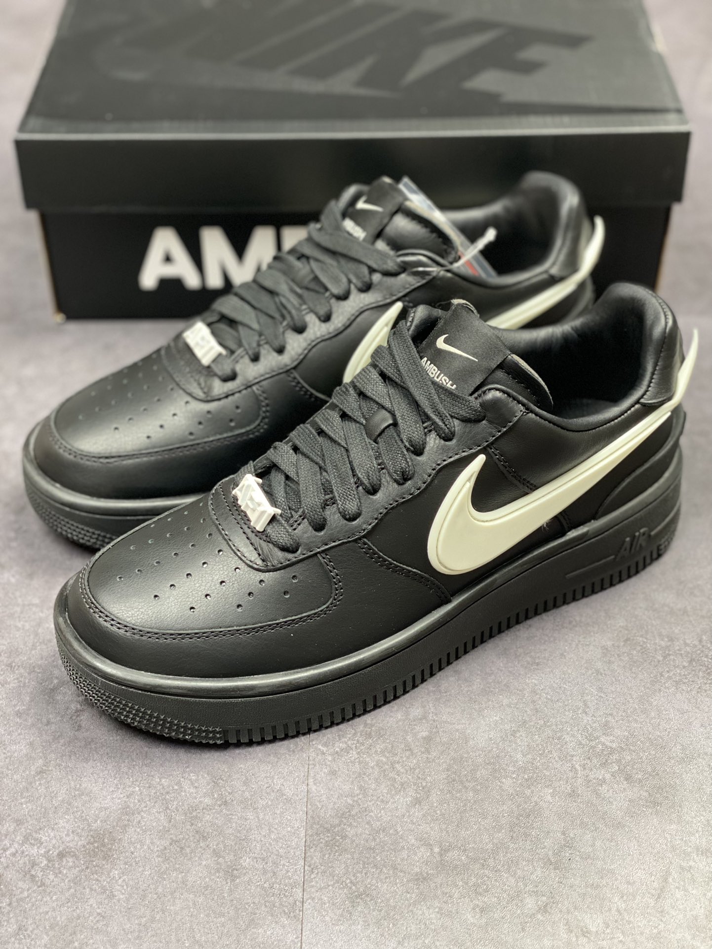 380 Ambush x Nike Air Force 1'07 Low ”Black” 联名款 DV3464-001