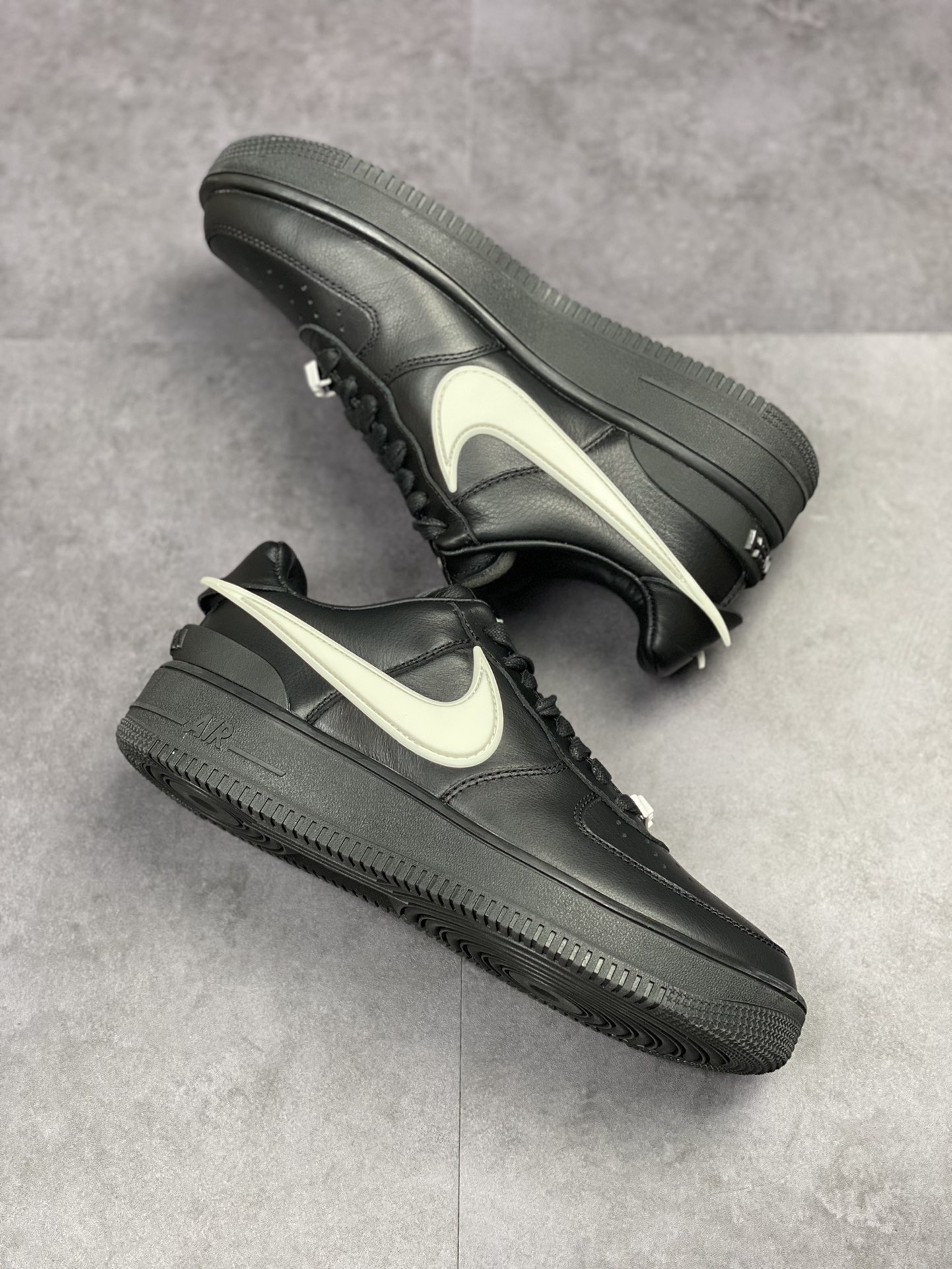 380 Ambush x Nike Air Force 1'07 Low ”Black” 联名款 DV3464-001