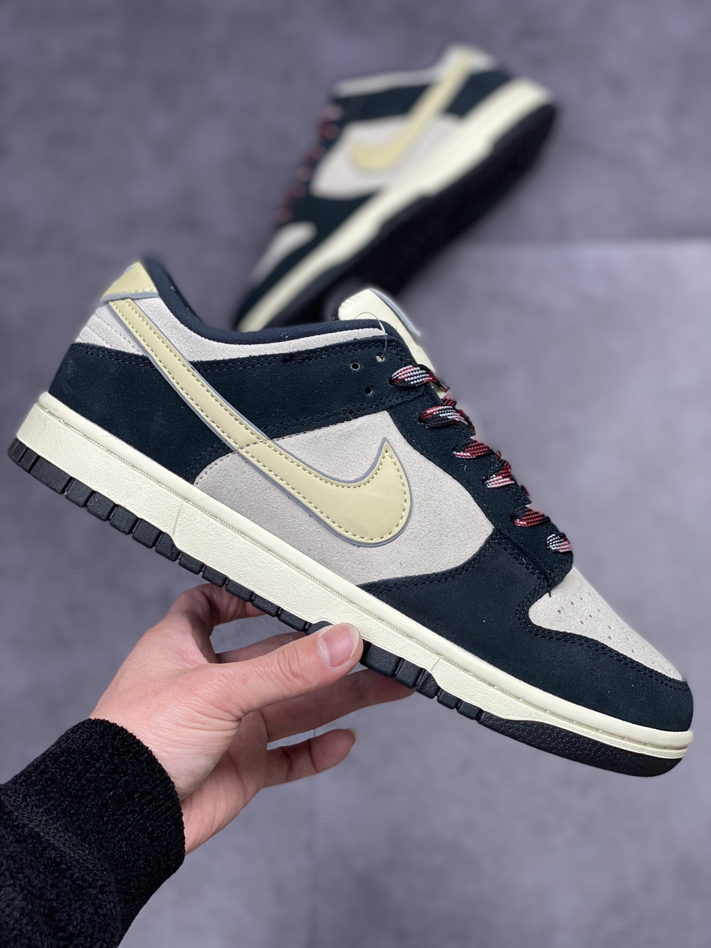 240 NIKE SB Dunk Low 麂皮灰黑 DV3054-001
