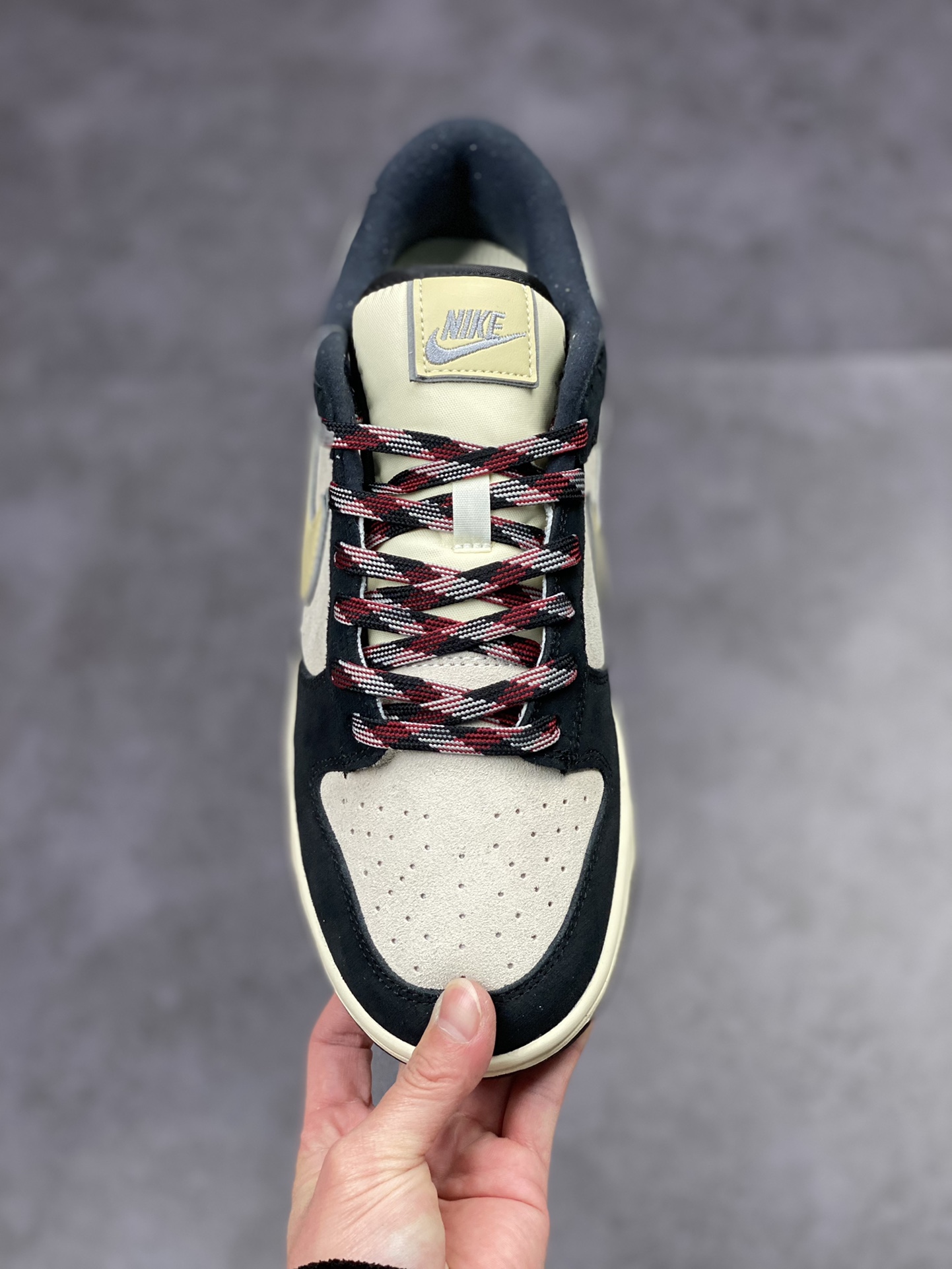 240 NIKE SB Dunk Low 麂皮灰黑 DV3054-001