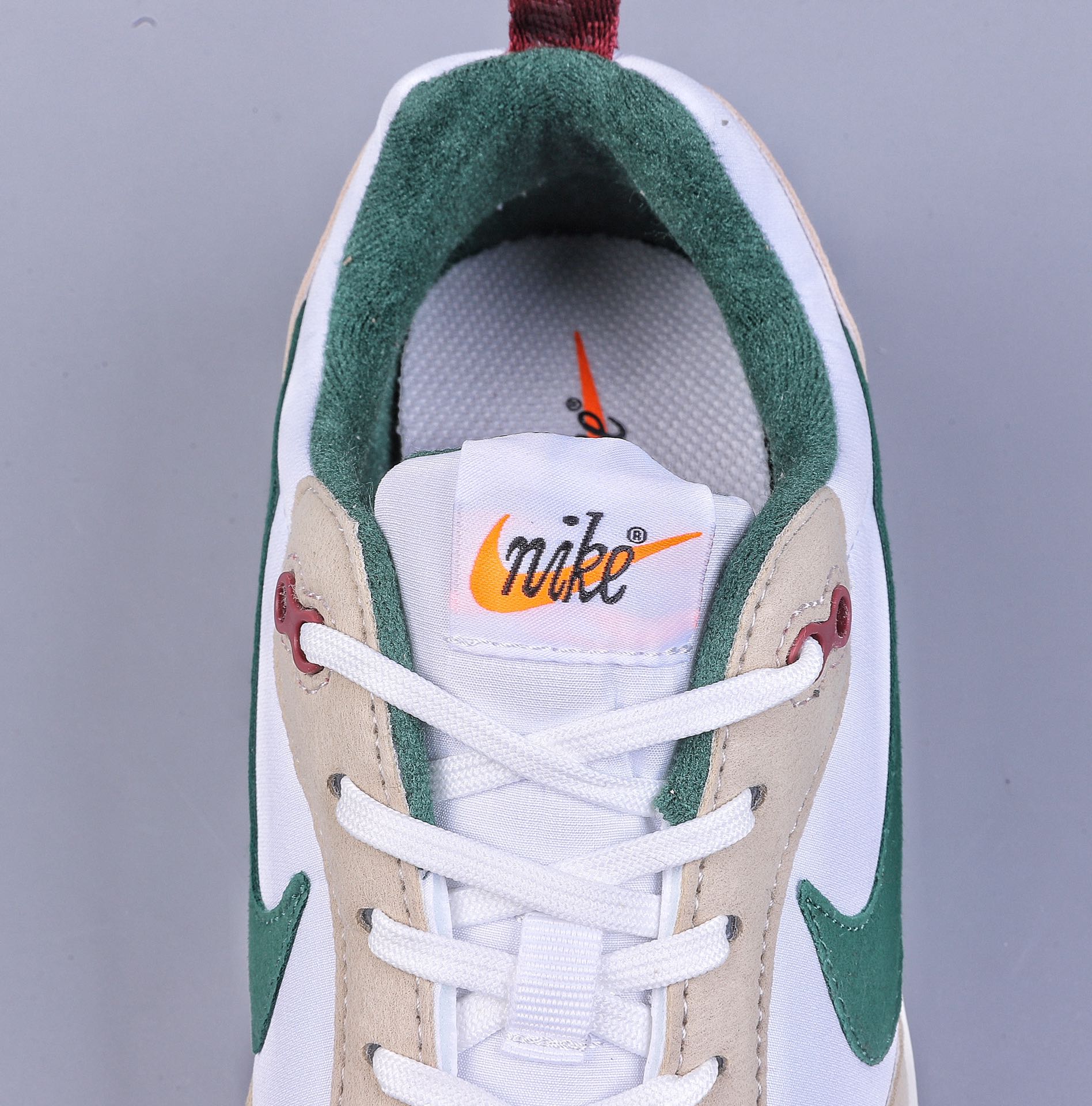 210 Nike Air Max Dawn 黎明系列 低帮气垫百搭休闲运动慢跑鞋 FB7158-131