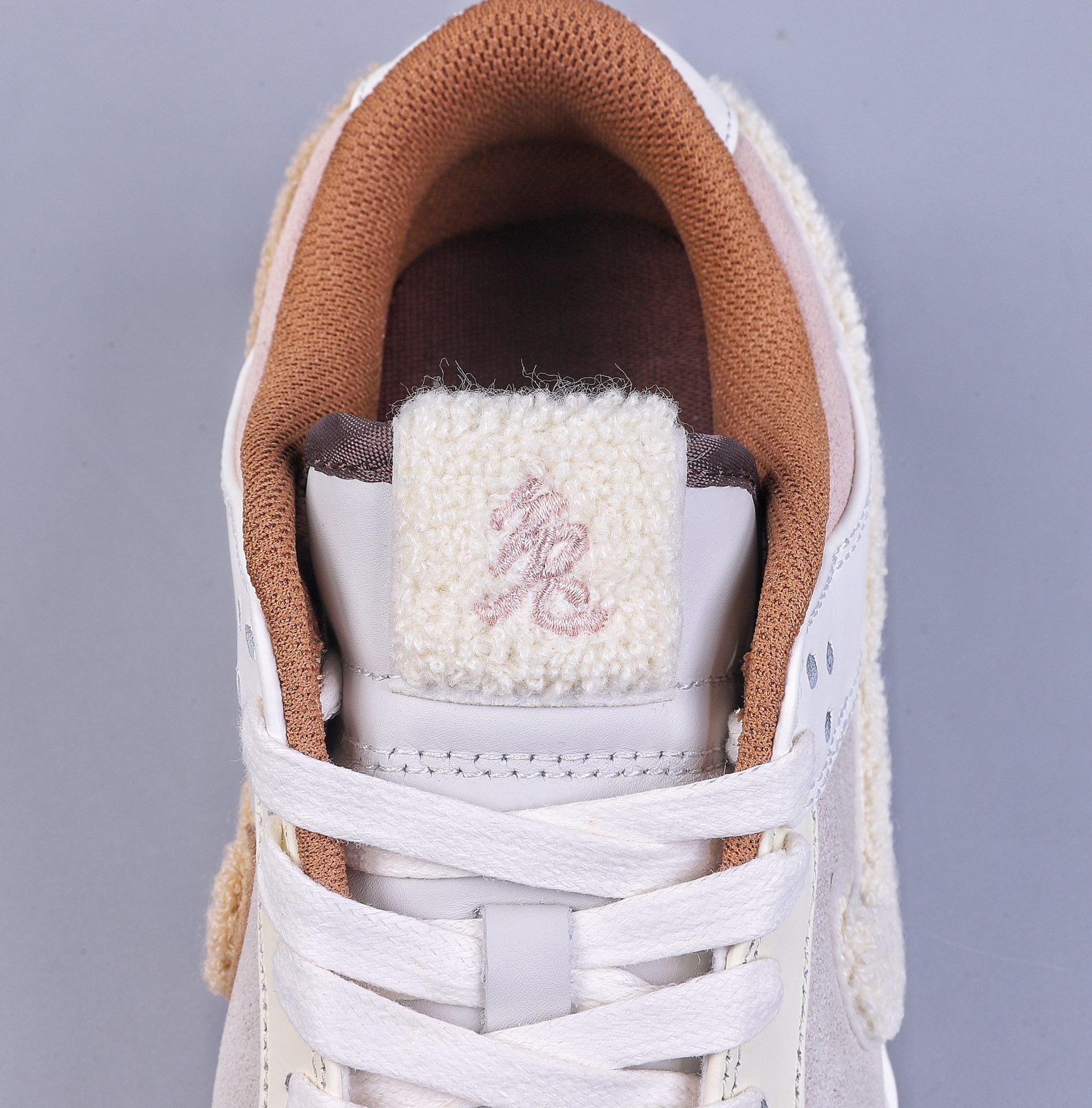 320 01版NK Dunk Low ” Year of the Rabbit ” 兔年联名款低帮休闲板鞋 FD4203-211