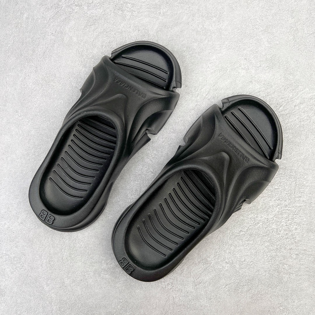 图片[3]-零售💰170 ＃DC BALENCIAGA Mold Rubber Slide Sandals 巴黎世家系列露趾涉水百搭潮流休闲运动凉拖鞋 橡胶材质 鞋表带上印有Balenciaga 品牌标识 后帮凹印BB标识  压模鞋底和鞋面 中国制造 用软布擦拭 材质：95%（注塑）EVA塑料、5% 泡沫塑料 SIZE：35 36 37 38 39 40 41 42 43 44 45 46 编码：by1936070-运动鞋