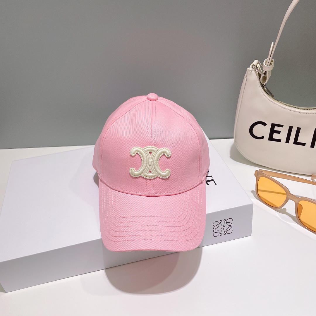 NO:190511,CELIN*·Celinss' new Arc de Triomphe pink embroidered baseball cap hat style is completely customized. Arc de Triomphe pattern seal is different from the market version, and the size and wool texture are all restored. Hardware adjustment buckle open mold custom-made logo. Custom hat inner logo webbing hat fisherman hat baseball cap knit hat, hat, celine, celine, espadrilles, hats19860909CELIN*·赛琳ss新款凯旋门粉色绣花棒球帽帽型完全按照定做.凯旋门图案章仔区别市面版本,大小及圈圈毛质感全部还原.五金调节扣开模定做有logo标.定做帽子内里logo织带帽子渔夫帽棒球帽针织帽,帽子,celine,celine,espadrilles,hats,hat