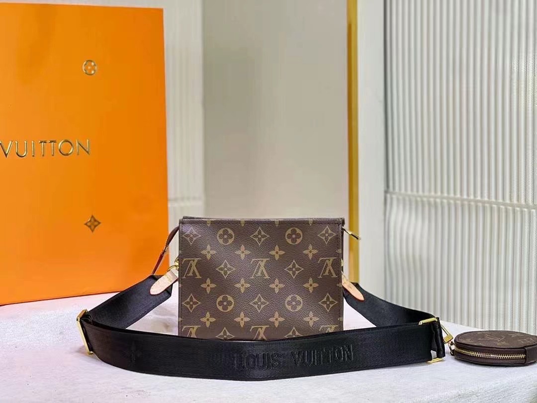 Louis Vuitton Clutches & Pouch Bags Monogram Canvas M47546