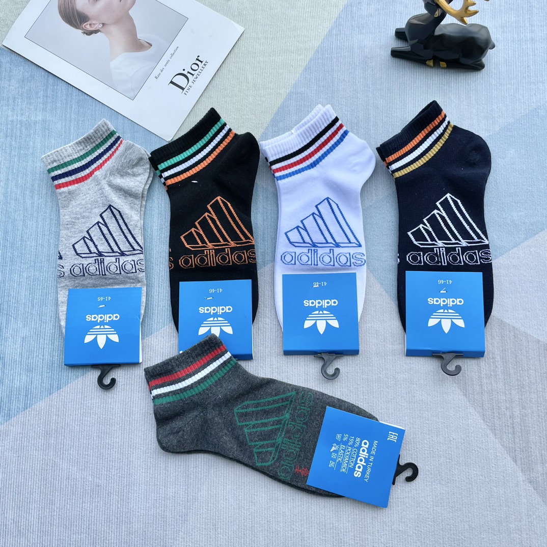 Adidas阿迪达斯️三叶草新品男款