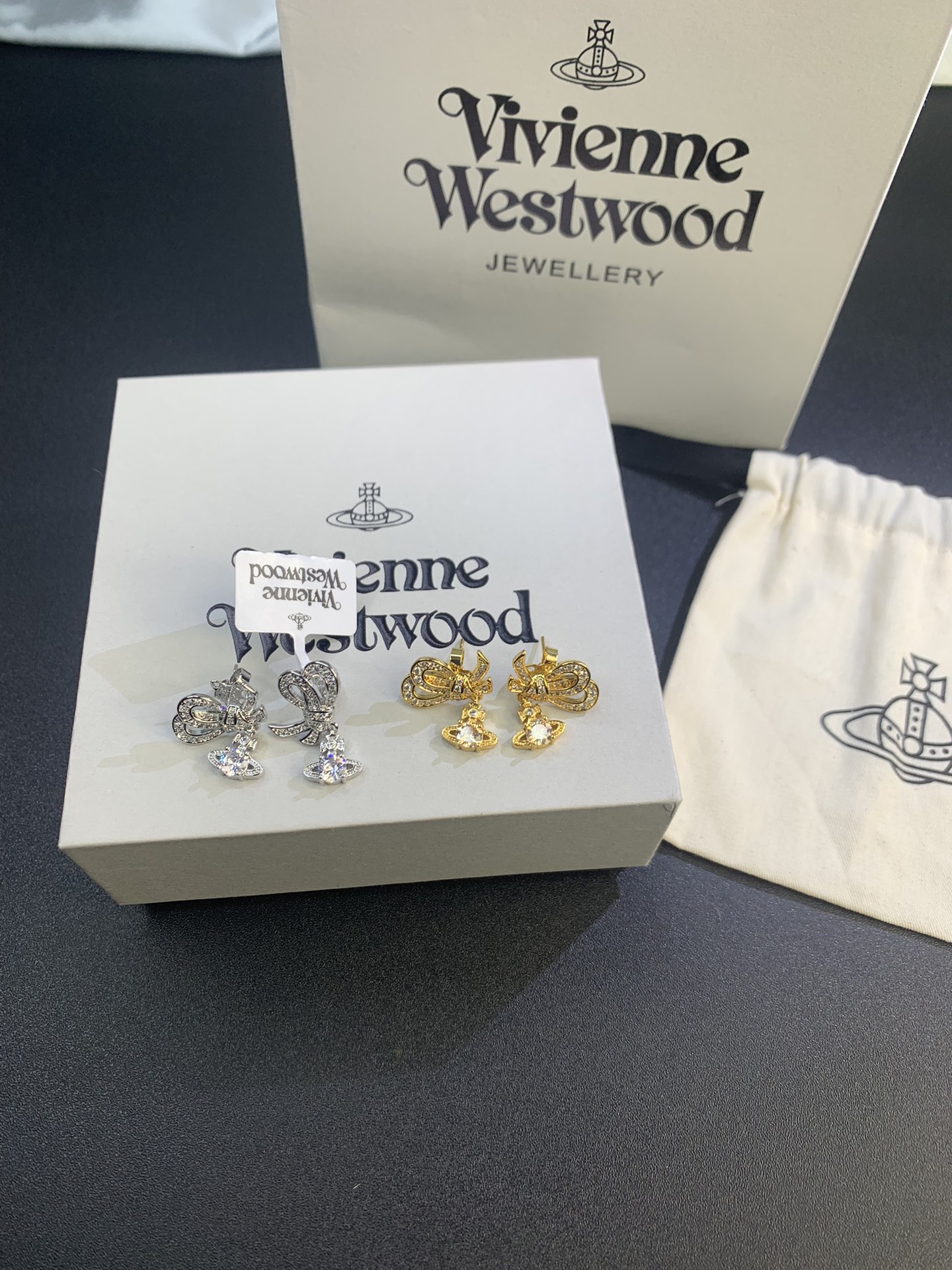 Vivienne Westwood 西太后蝴蝶结耳环二个色
