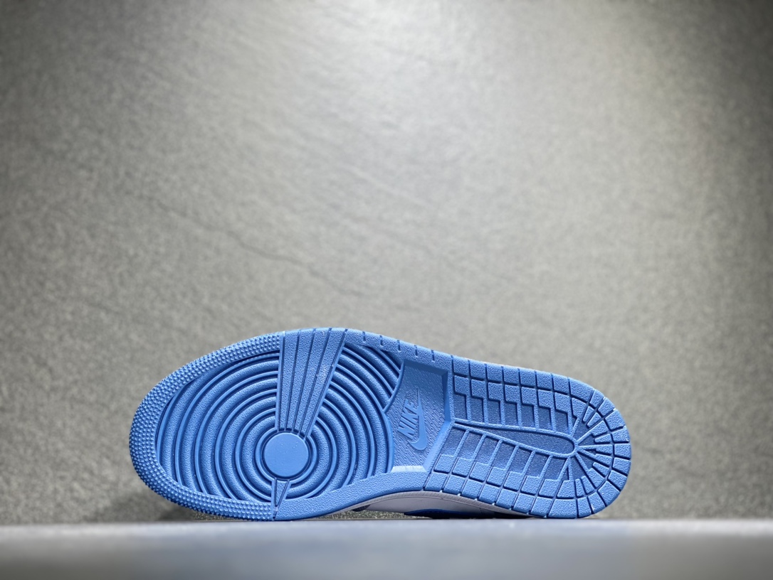 240 Air Jordan 1 mid aj1 乔1中帮篮球鞋 DQ8423-014