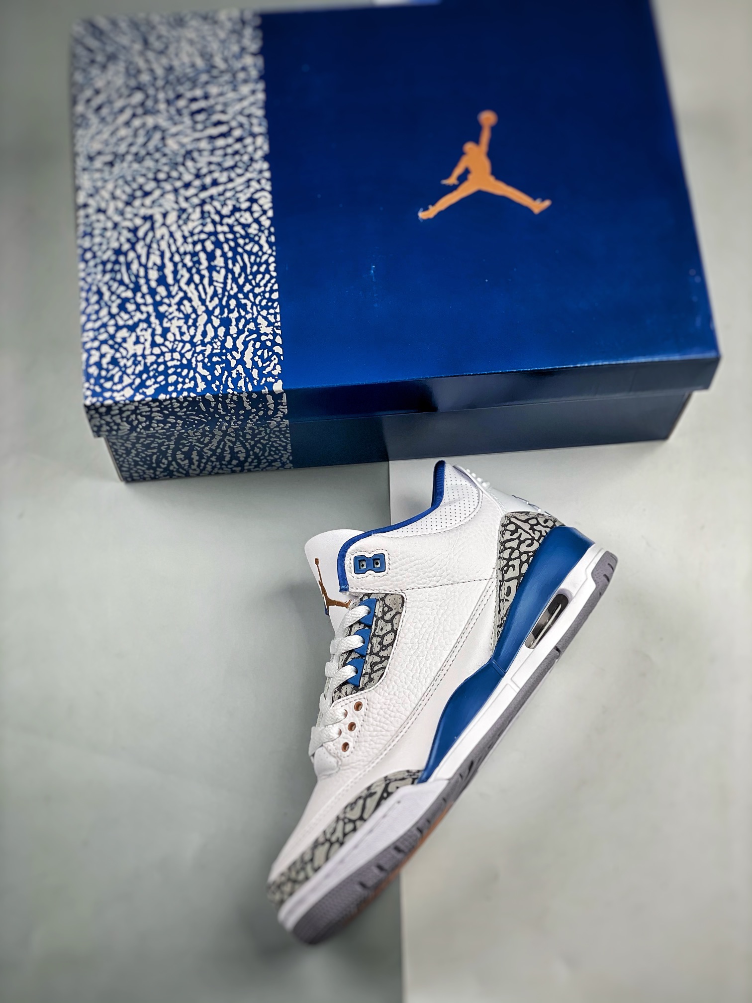 AJ3白蓝奇才尺码40-47.5总裁