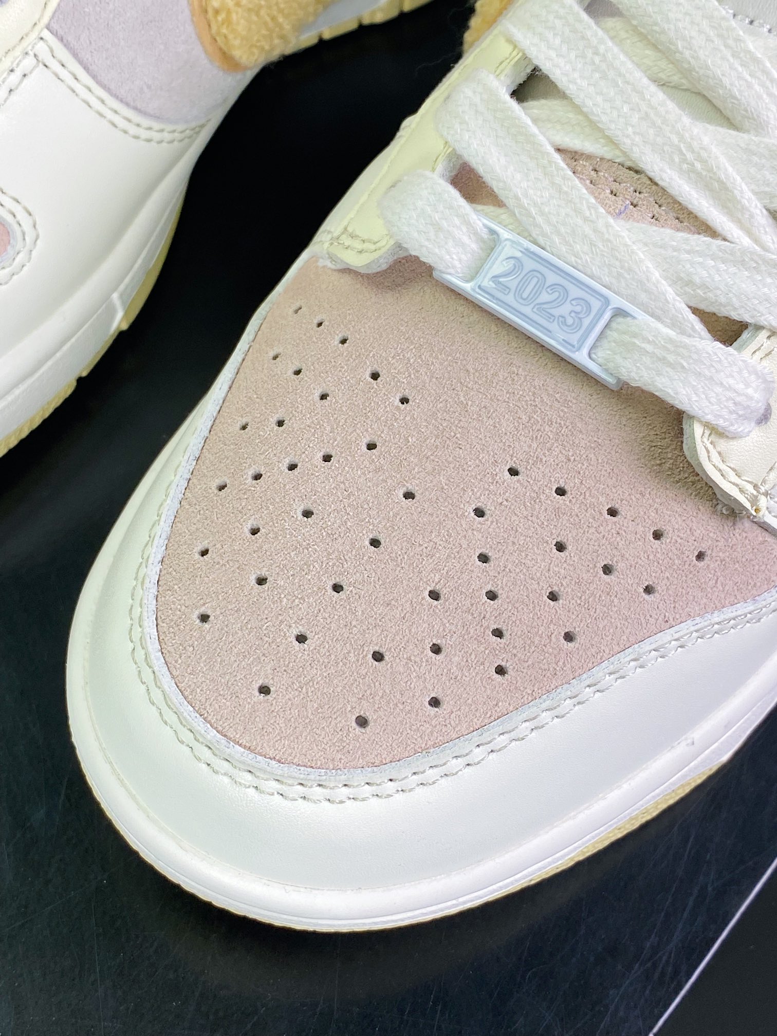 220 SB Dunk Low”Year of the Rabbit”扣篮系列低帮板板鞋“浅棕米白穗兔”FD4203-211