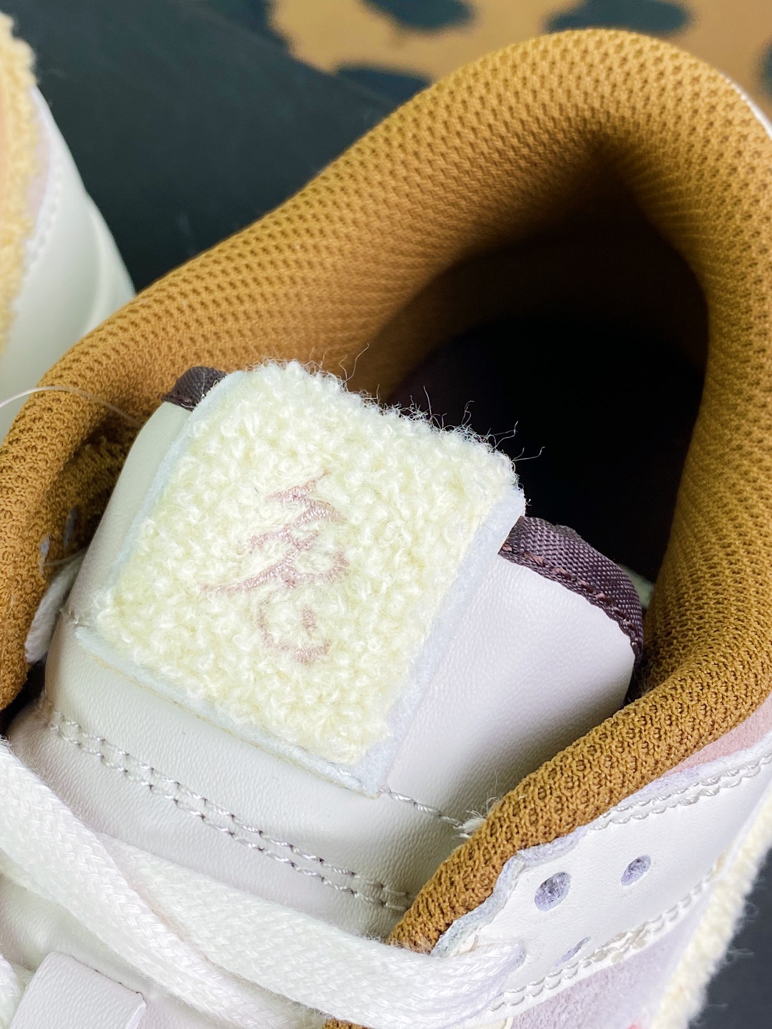 220 SB Dunk Low”Year of the Rabbit”扣篮系列低帮板板鞋“浅棕米白穗兔”FD4203-211