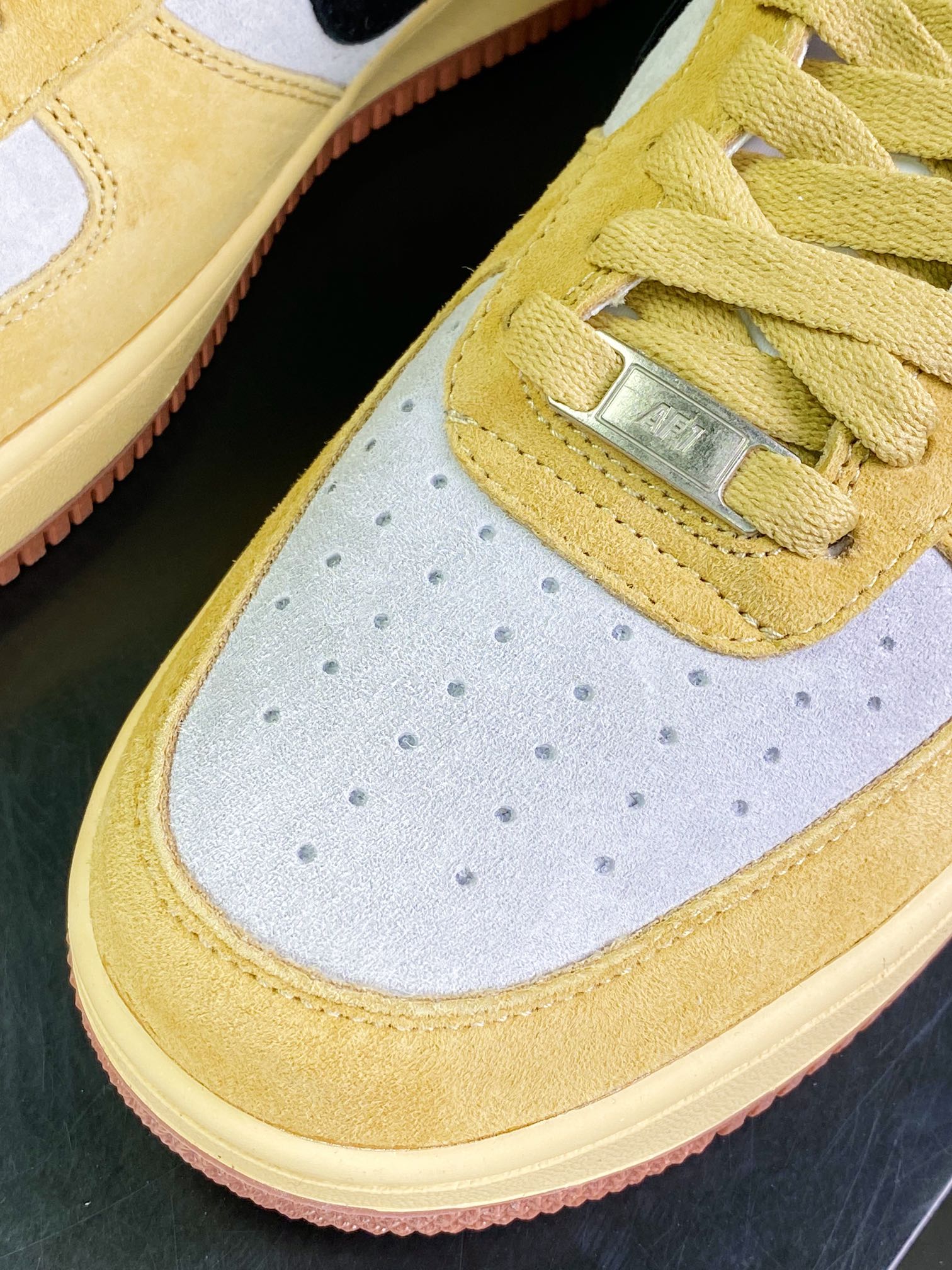 260 Air Force 1′07 Low Suede”Wheat/Grey/Black”空军一号经典低帮板鞋“麂皮麦黄浅灰黑”DE0099-004