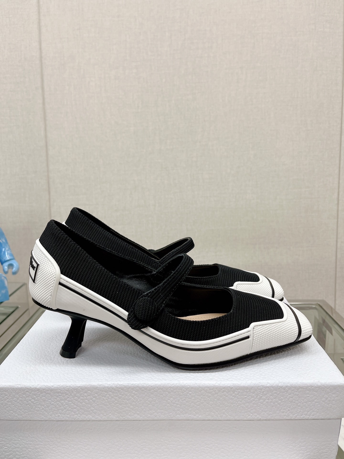 Dior Half Slippers High Heel Pumps Mules Single Layer Shoes Black White Rubber Sheepskin Fashion Sweatpants