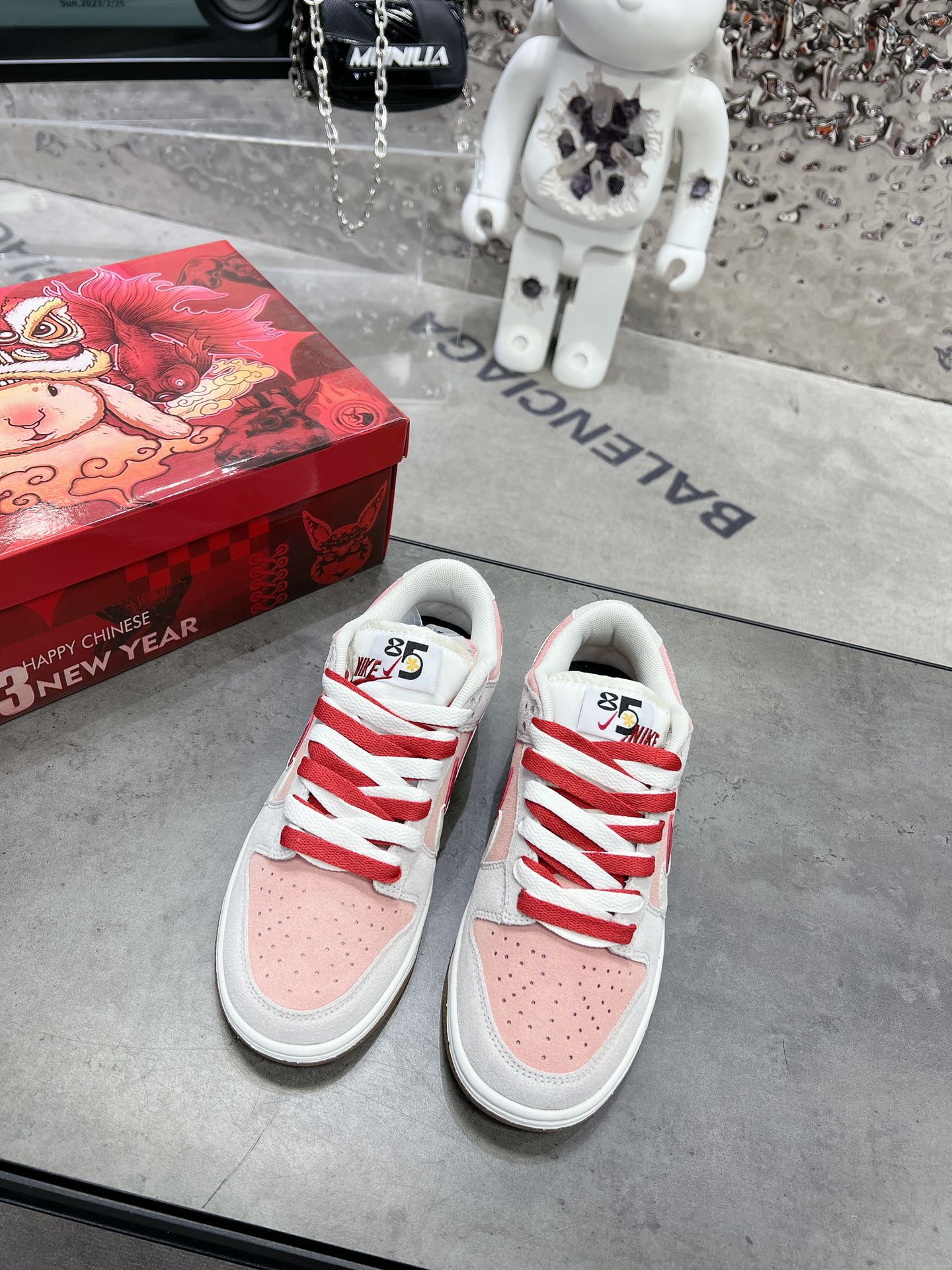 NO:615730,Top version Pink Rabbit # Nike Dunk Low co-branded double hook pink bunny suede Year of the Rabbit limited biscuit Nike SB Dunk Low SE '85 Double Swoosh/Grey/Pink/Rabbit' dunk series low-top casual sports skateboard shoes Size 36 36.5 37.5 38 38.5 39 40 40.5 41 42 42.5 43  44 44.5 45 46,casual shoes/sports shoes,stuart weitzman,sneakers,chamois leather19860909顶级版本 粉红兔子 # Nike Dunk Low 联名 双钩 粉红色 小兔子 麂皮 兔年限定 饼干 Nike SB Dunk Low SE'85 Double Swoosh/Grey/Pink/Rabbit'扣篮系列低帮休闲运动滑板板鞋 尺码36 36.5 37.5 38 38.5 39 40 40.5 41 42 42.5 43 44 44.5 45 46,休闲鞋/运动鞋,stuart weitzman,sneakers,chamois leather,Women's Shoes
