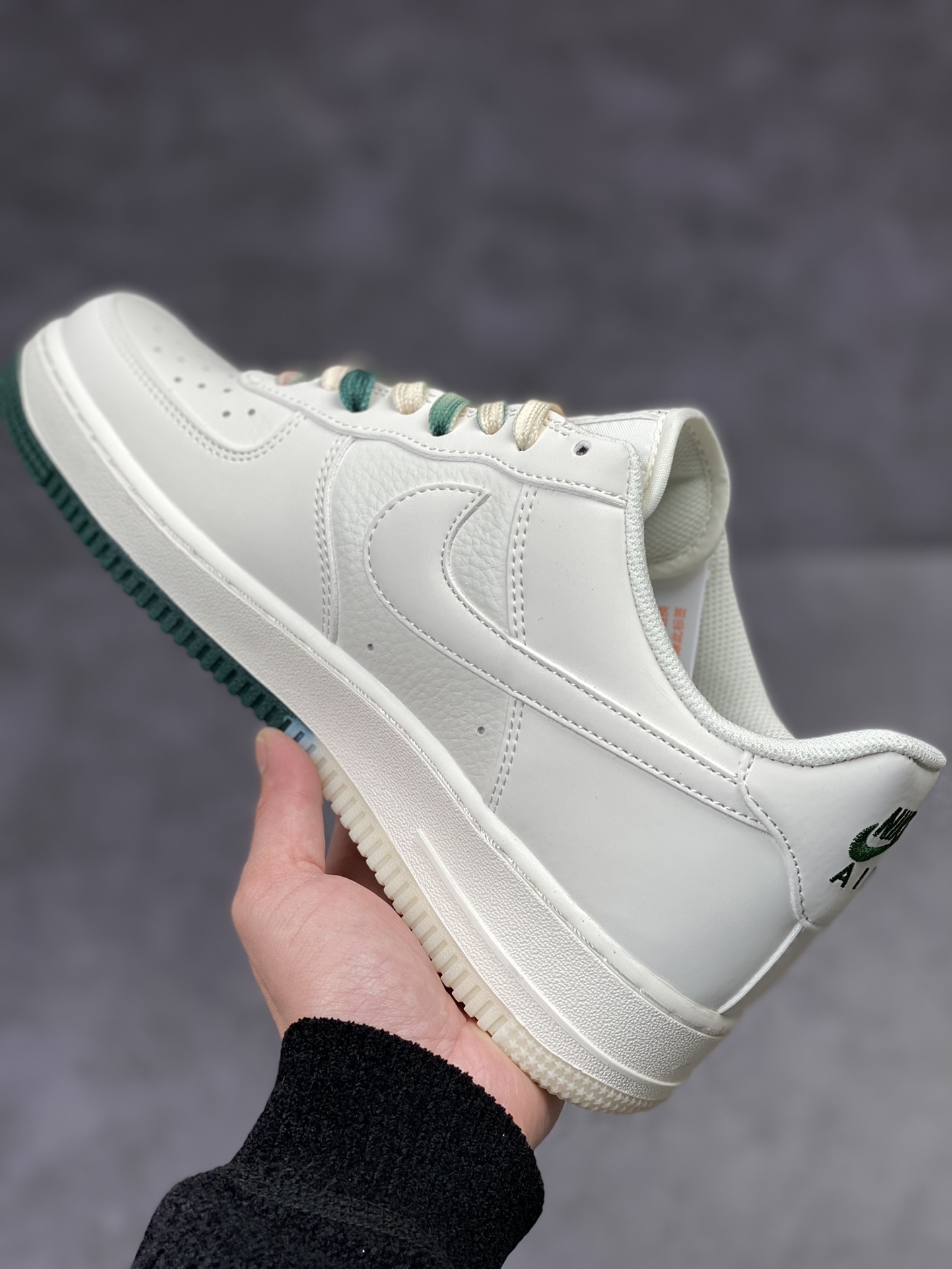 250 Nike Air Force 1 Low 07 密尔沃基雄鹿队 MU0222-034