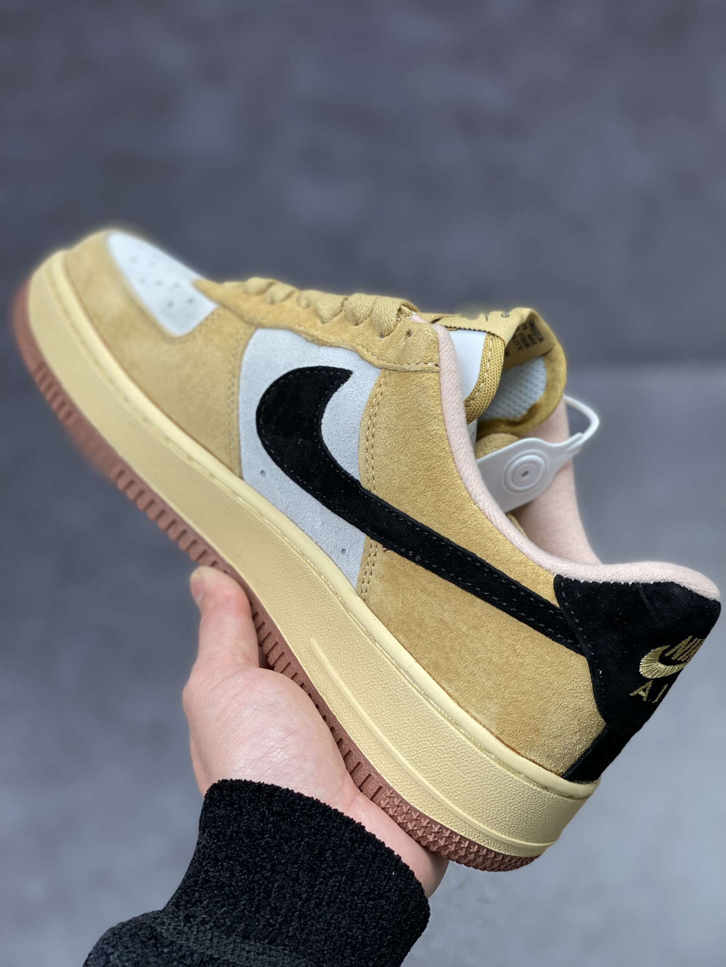 250 Nike Air Force 1 Low 07 麂皮麦黄 DE0099-004