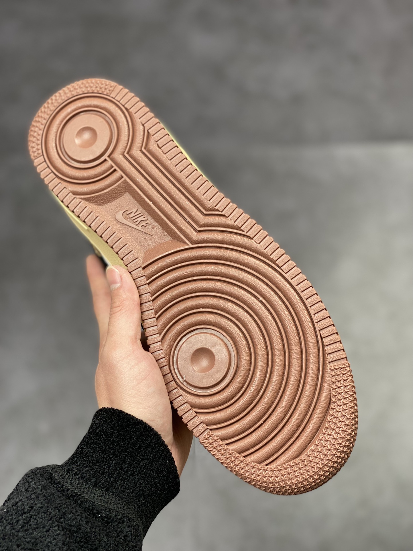 250 Nike Air Force 1 Low 07 麂皮麦黄 DE0099-004