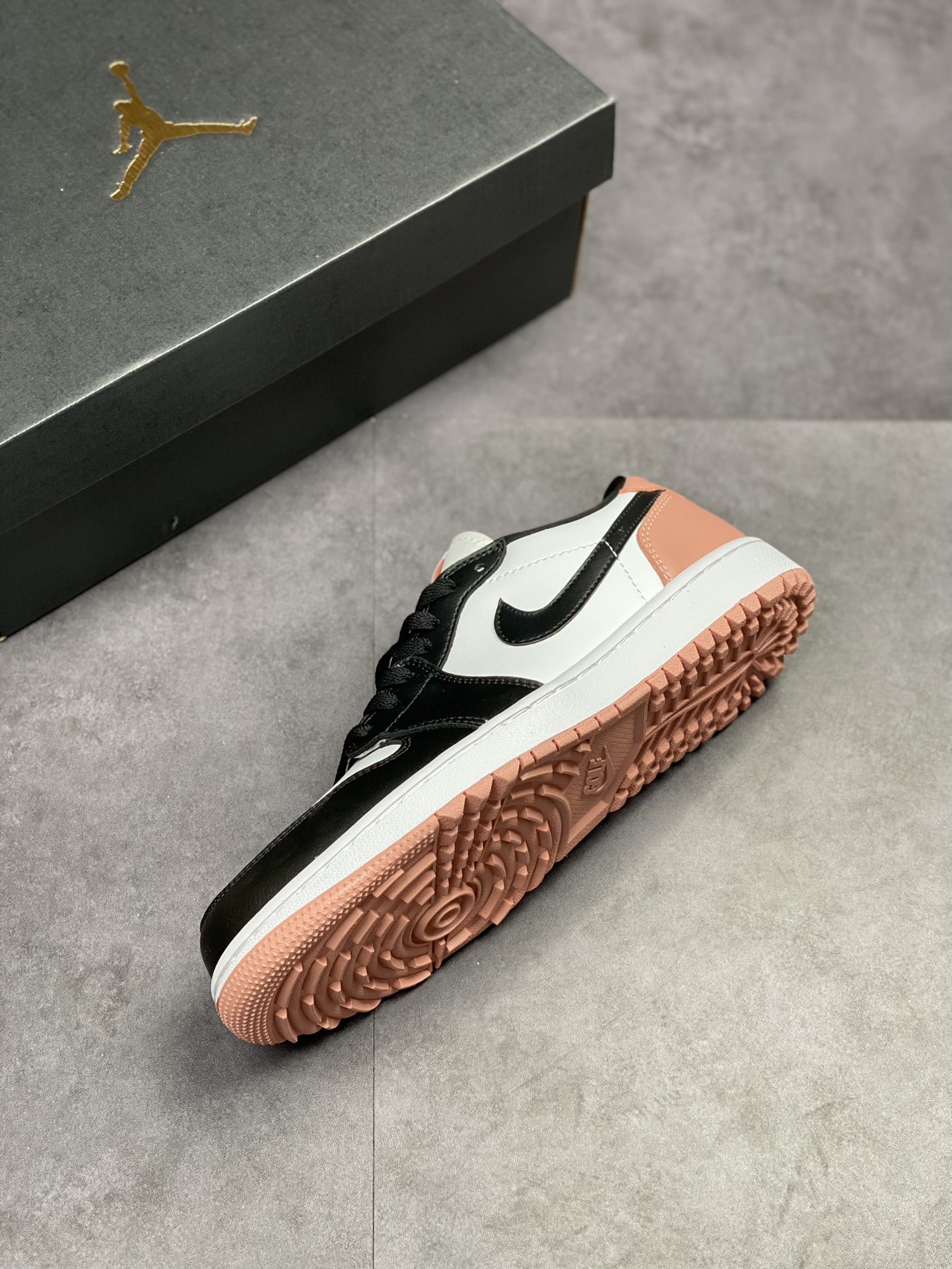 200 原装Air Jordan 1 Low 黑粉高尔夫 AJ1乔1低帮休闲板鞋DD9315-106