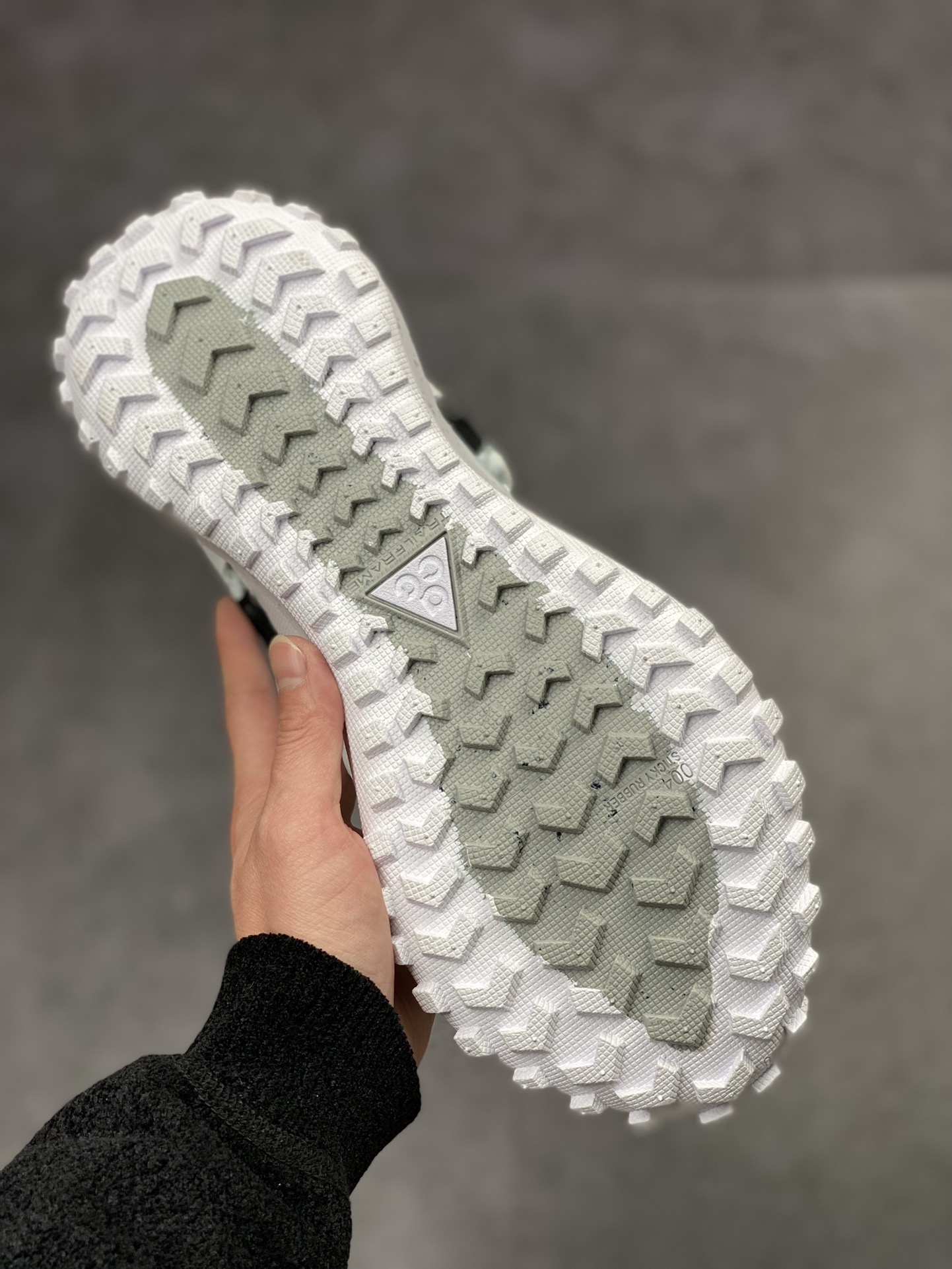 210 NIKE ACG Mountain Fly Low GORE-TEX 户外登山系列 DD2861-011