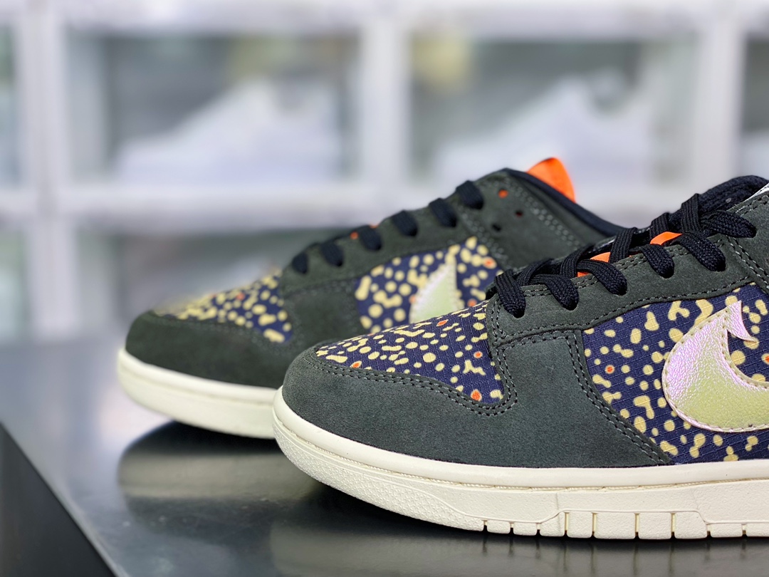 SB Dunk Low ”Rainbow Trout” dunk series low-top sneakers ”dark green rainbow trout” FN7523-300