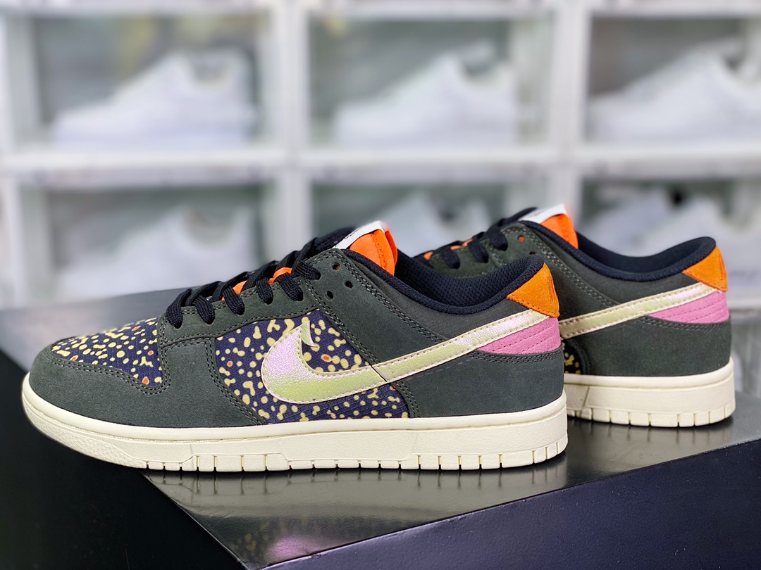 SB Dunk Low ”Rainbow Trout” dunk series low-top sneakers ”dark green rainbow trout” FN7523-300