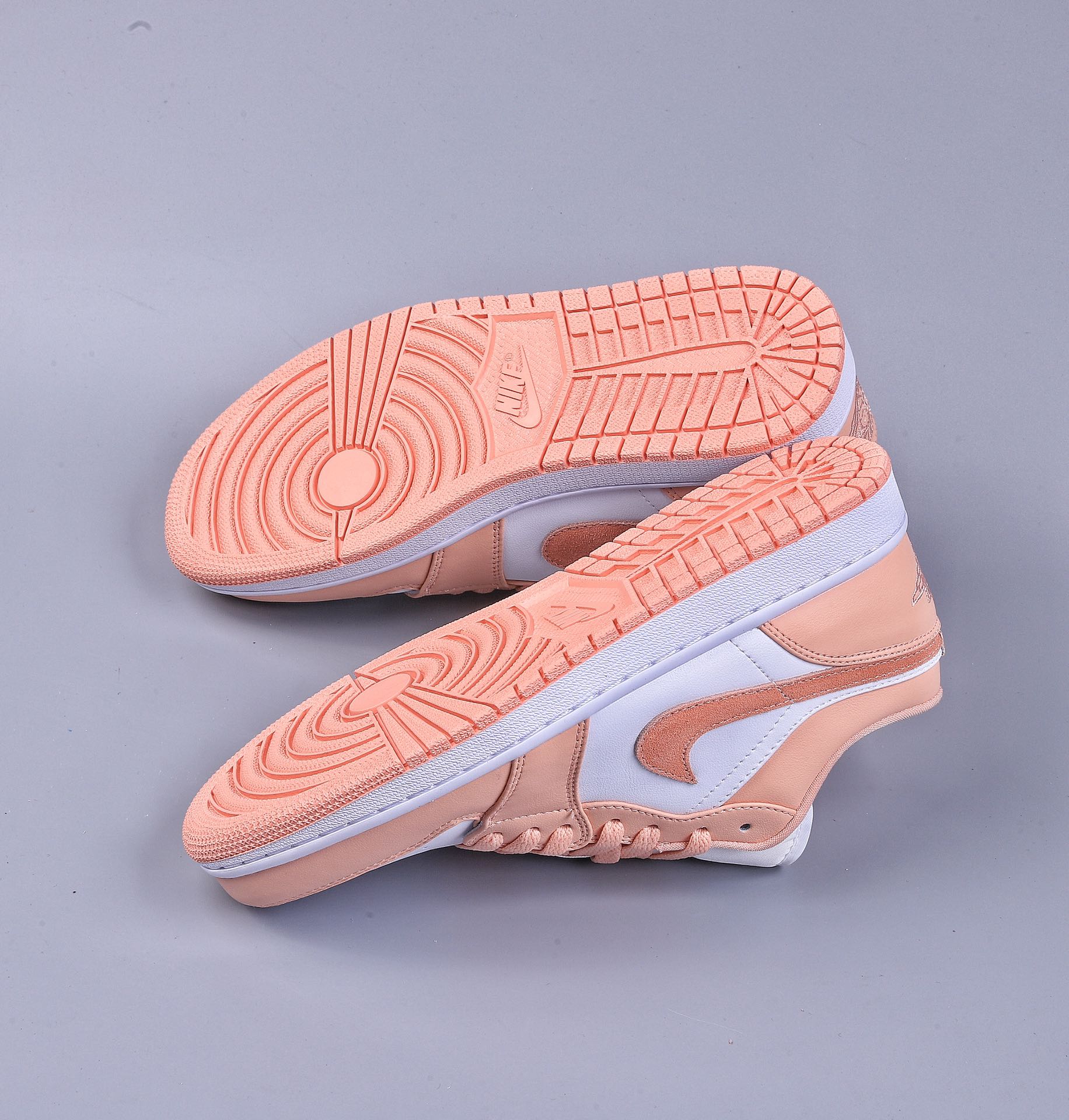 200 Air Jordan 1 Low 低帮篮球鞋 DC0774-801