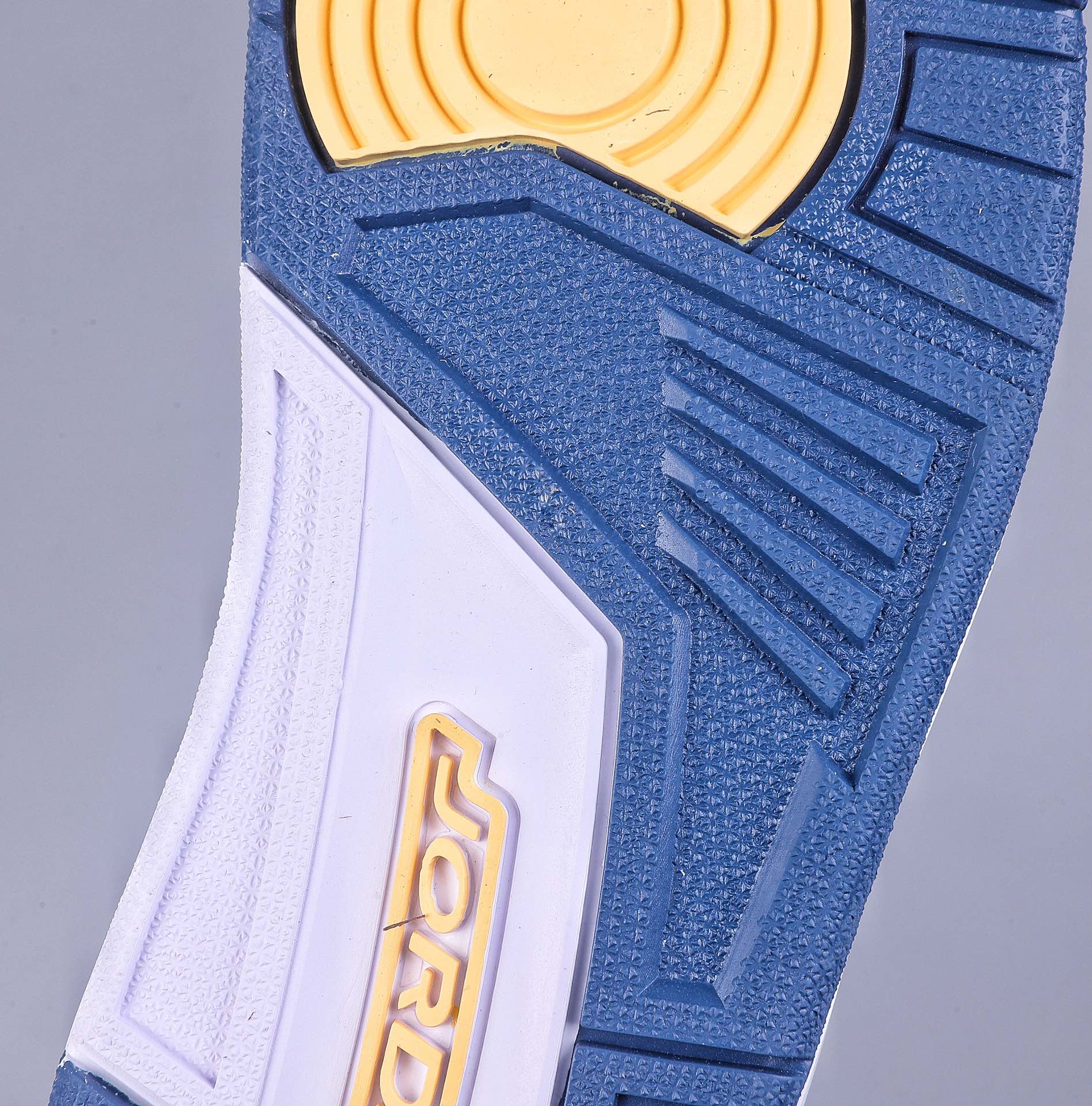 210 Air Jordan Legacy 三合一312 ”粉白” FD9909-161