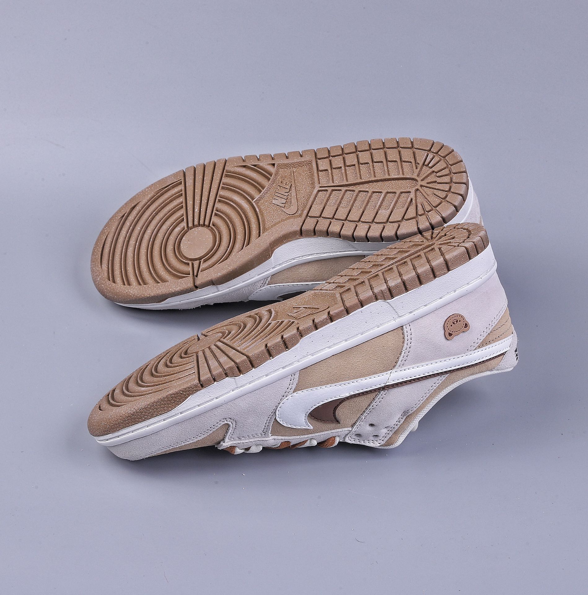 190 Nike Dunk Low SE 85 双钩复古休闲板鞋 兔年限定  DO9457-100