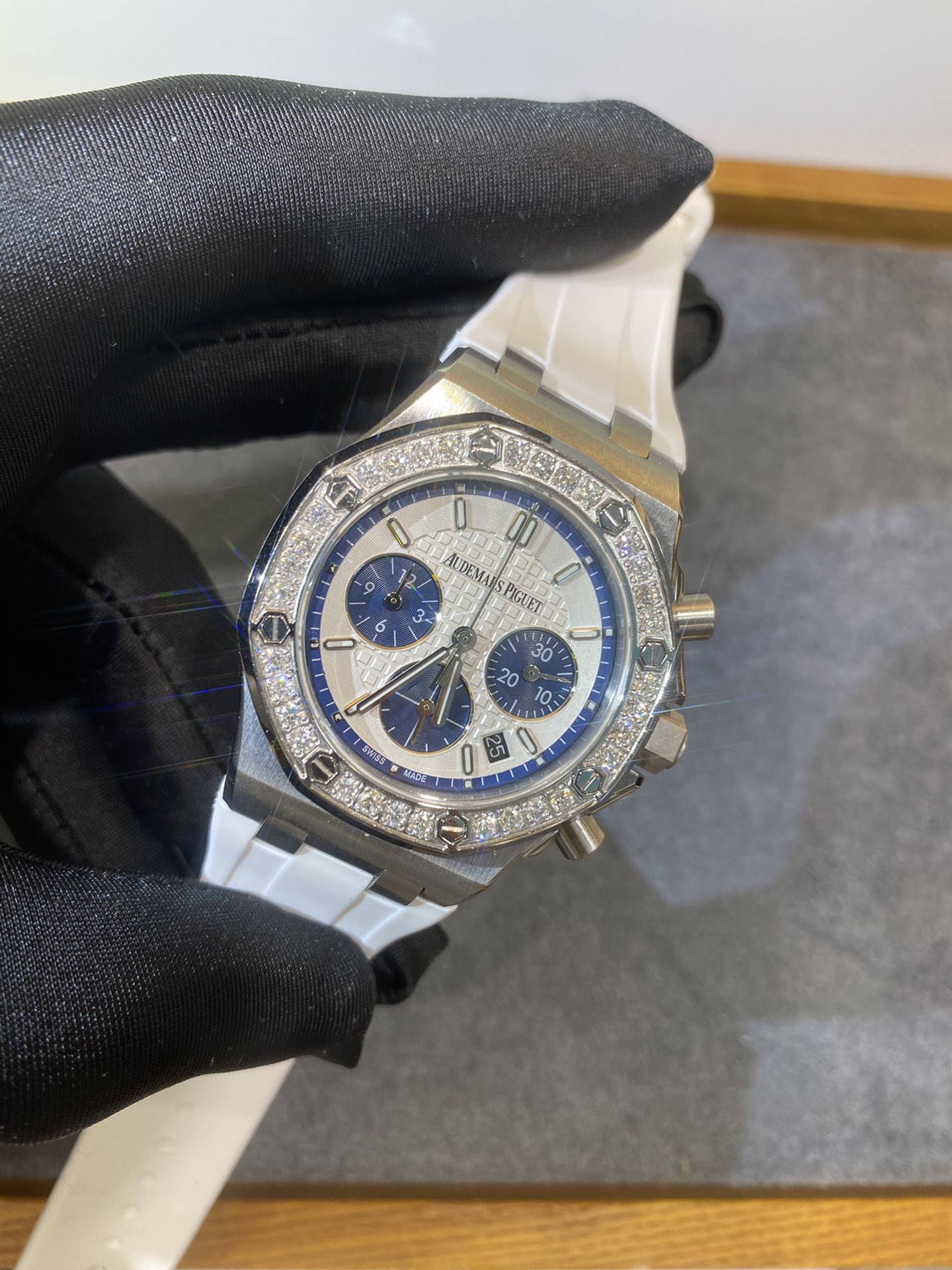 Unknown 专业承接各种18K24K包金改装后加钻 工艺靓 一件都是工是