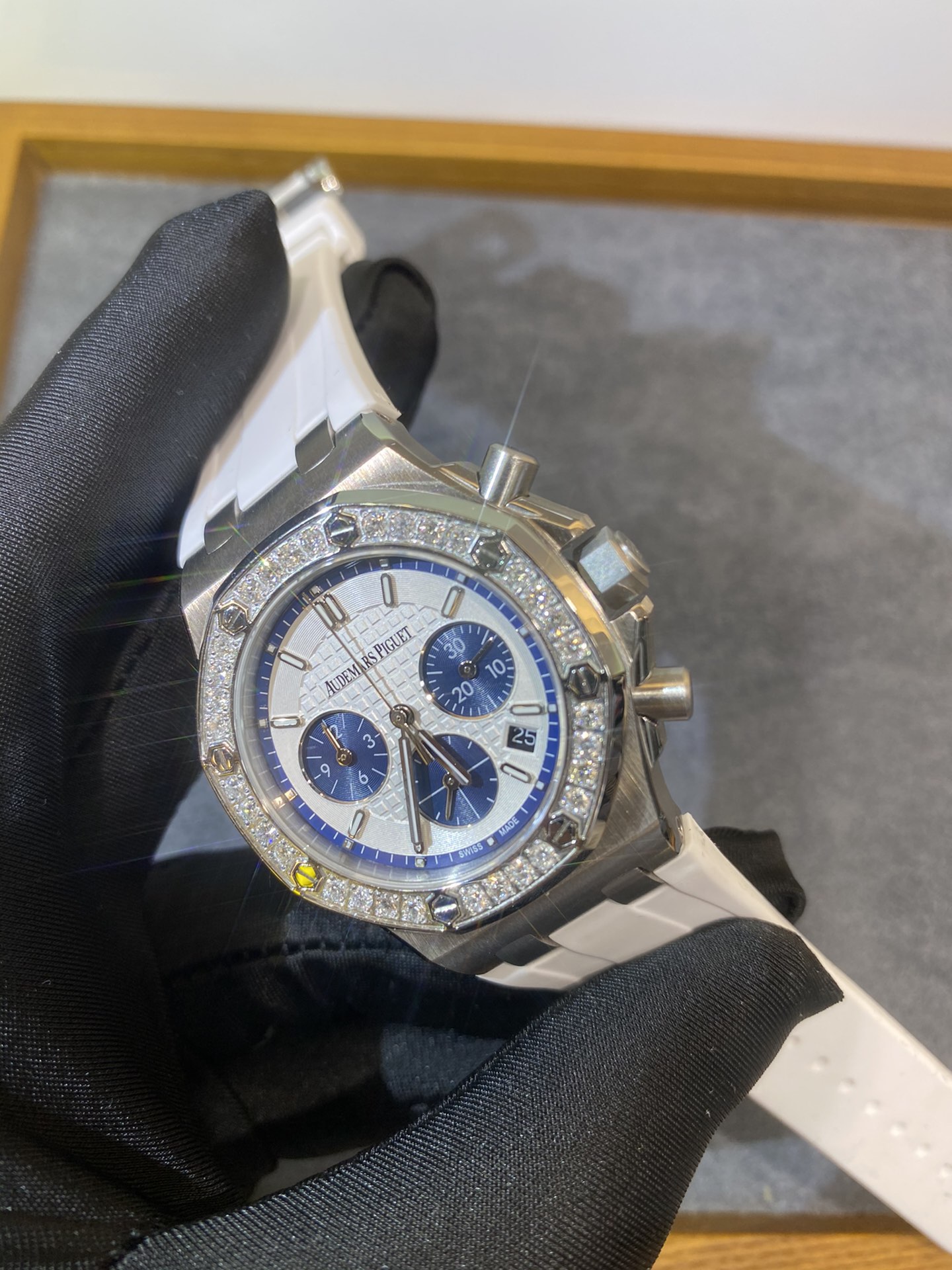 Unknown 专业承接各种18K24K包金改装后加钻 工艺靓 一件都是工是
