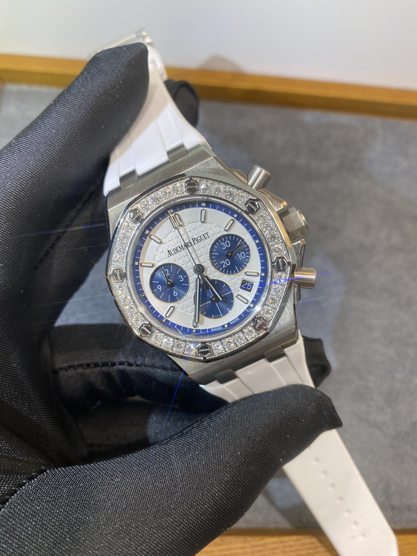 Unknown 专业承接各种18K24K包金改装后加钻 工艺靓 一件都是工是