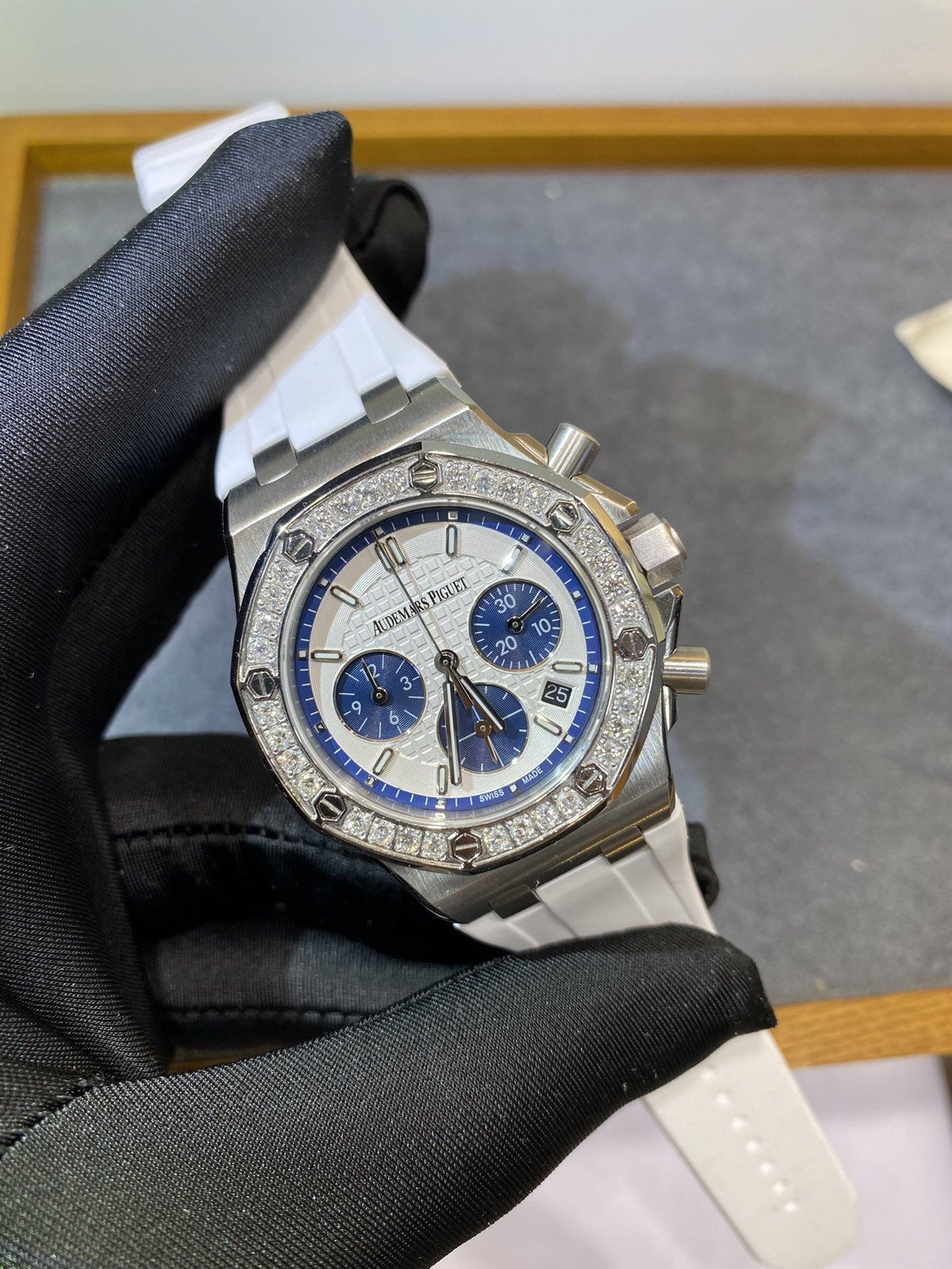 Unknown 专业承接各种18K24K包金改装后加钻 工艺靓 一件都是工是
