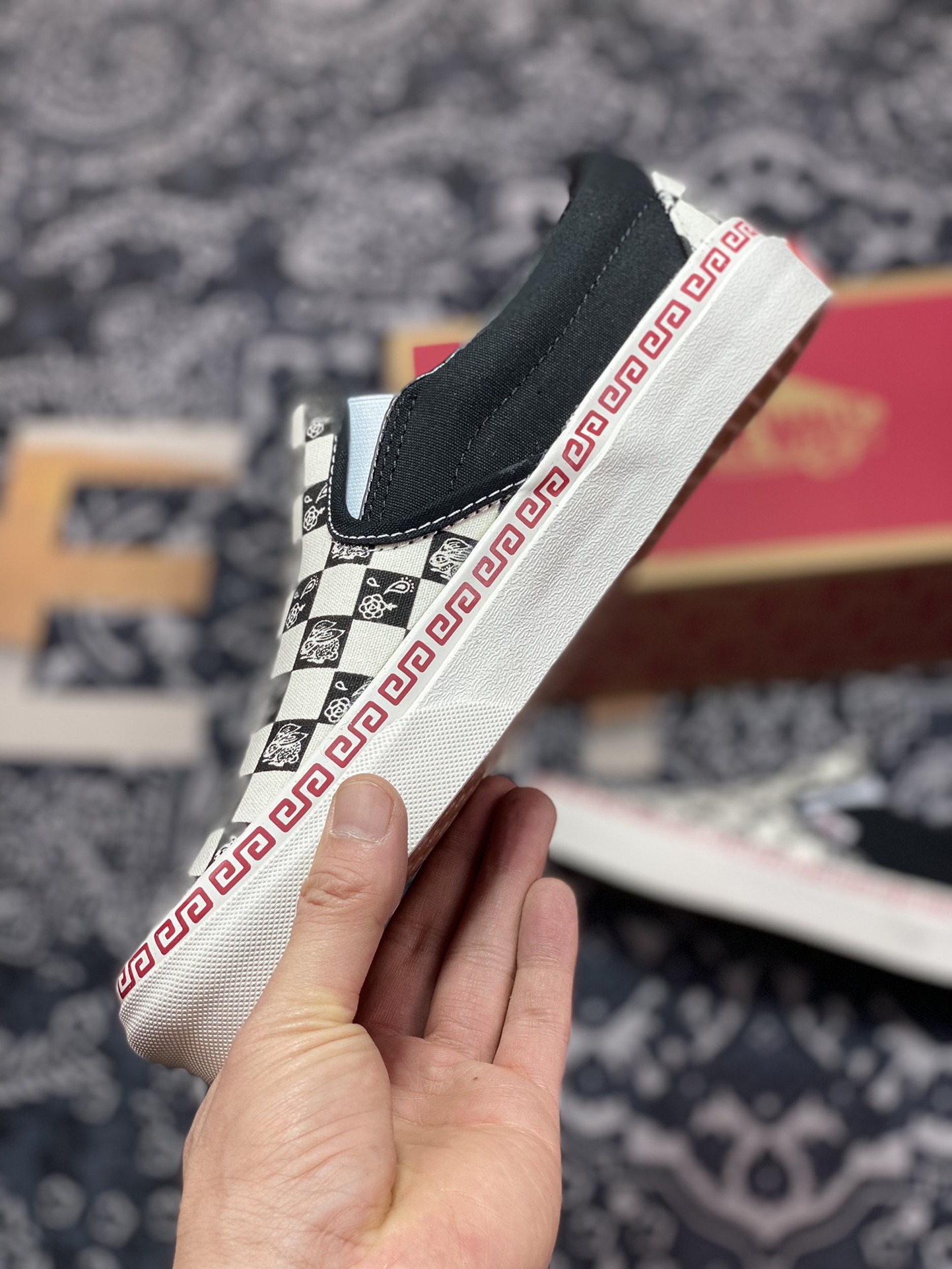 Vans Slip-On Year of the Rabbit zodiac joint Vans official lazy one-leg checkerboard canvas shoes