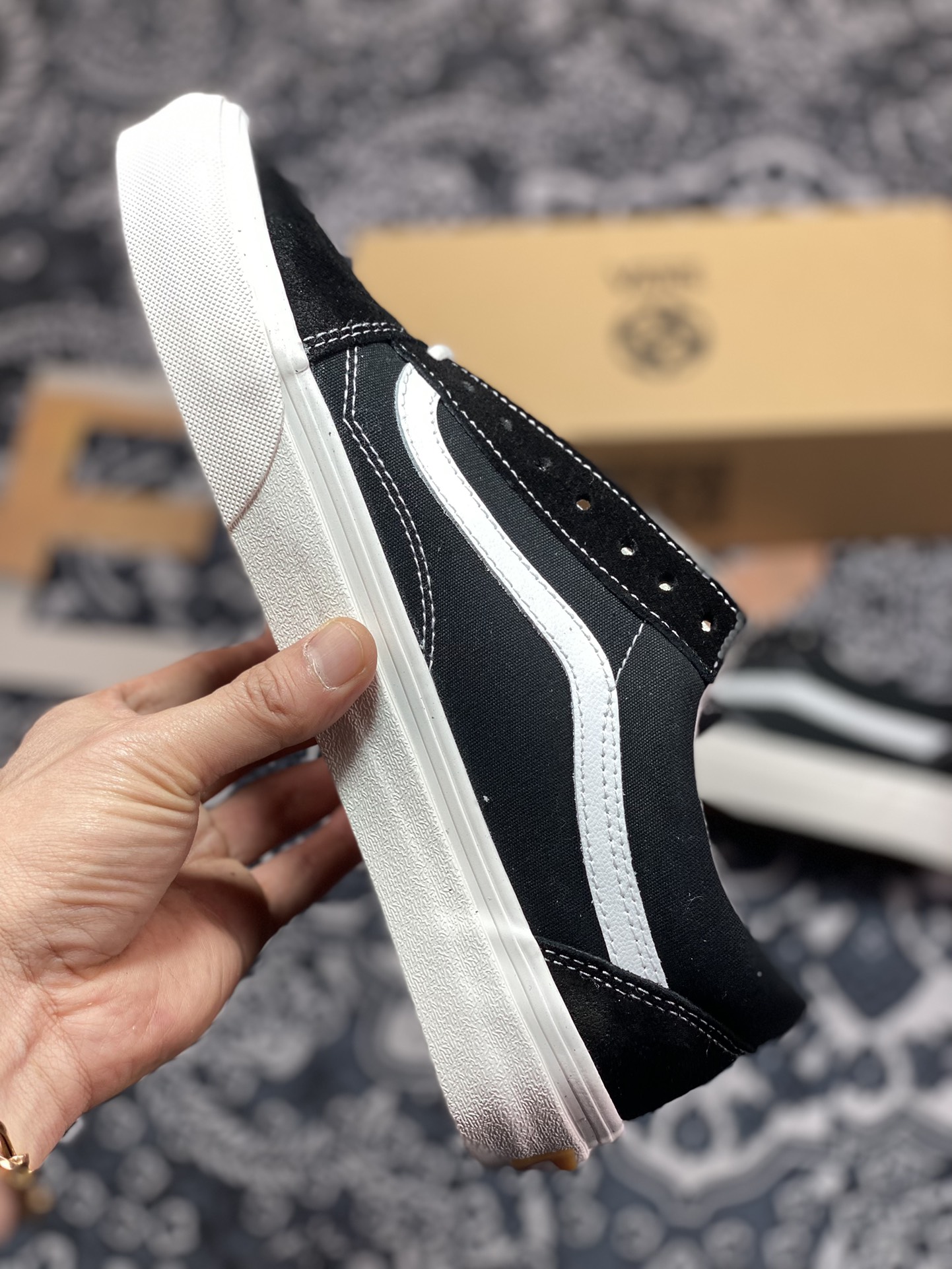 Vans Old SKool VR3 classic black and white Vans official simple casual canvas shoes VN0005UB1KP