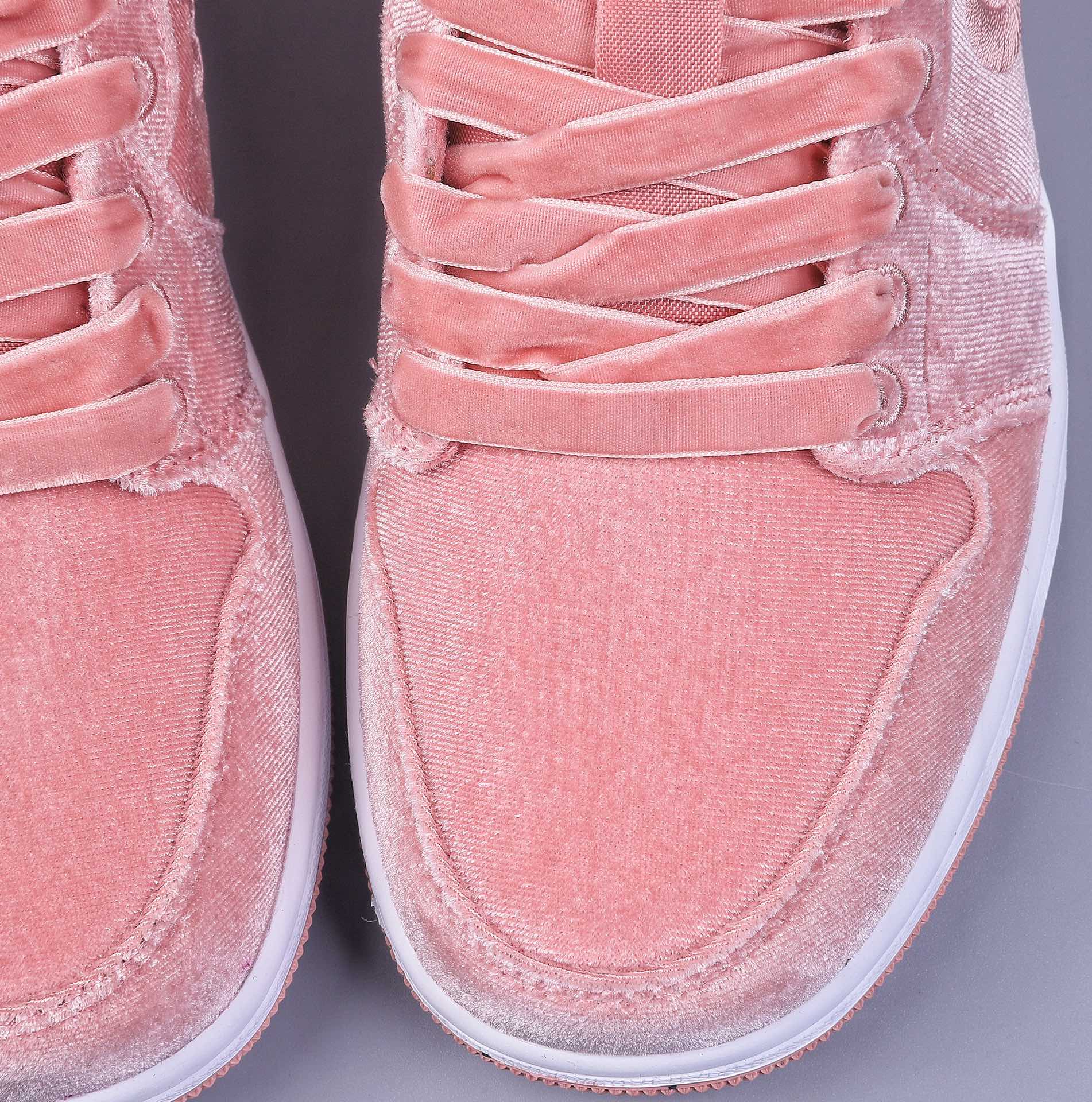 240 DT版Air Jordan AJ1 Low 低帮 粉丝绒 市售最强低帮 DQ8396-600