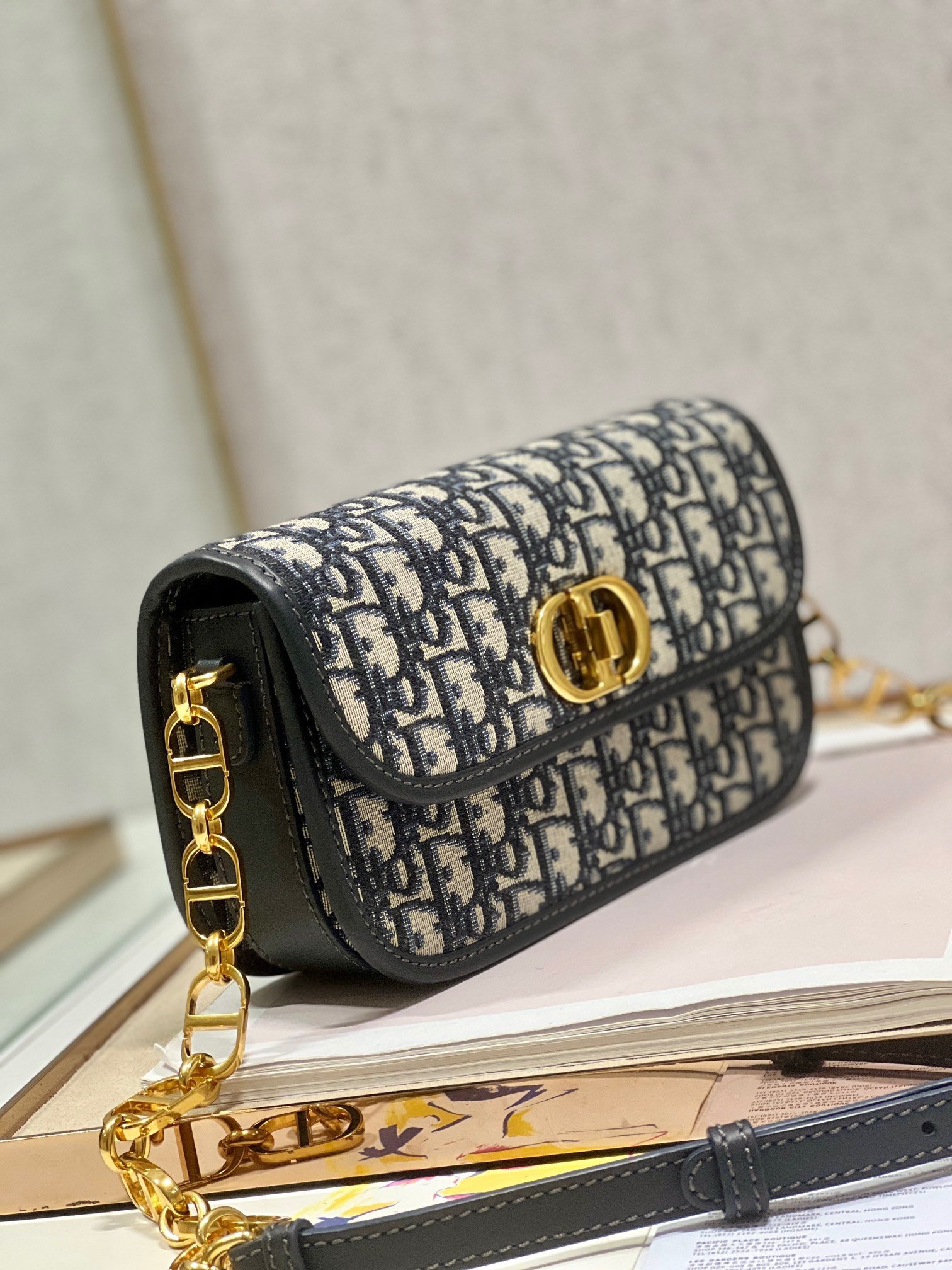 迪奥Dior顶级进口原厂牛皮刺绣链条包️30MontaigneAvenue手袋采用典雅的设计提升此经典系