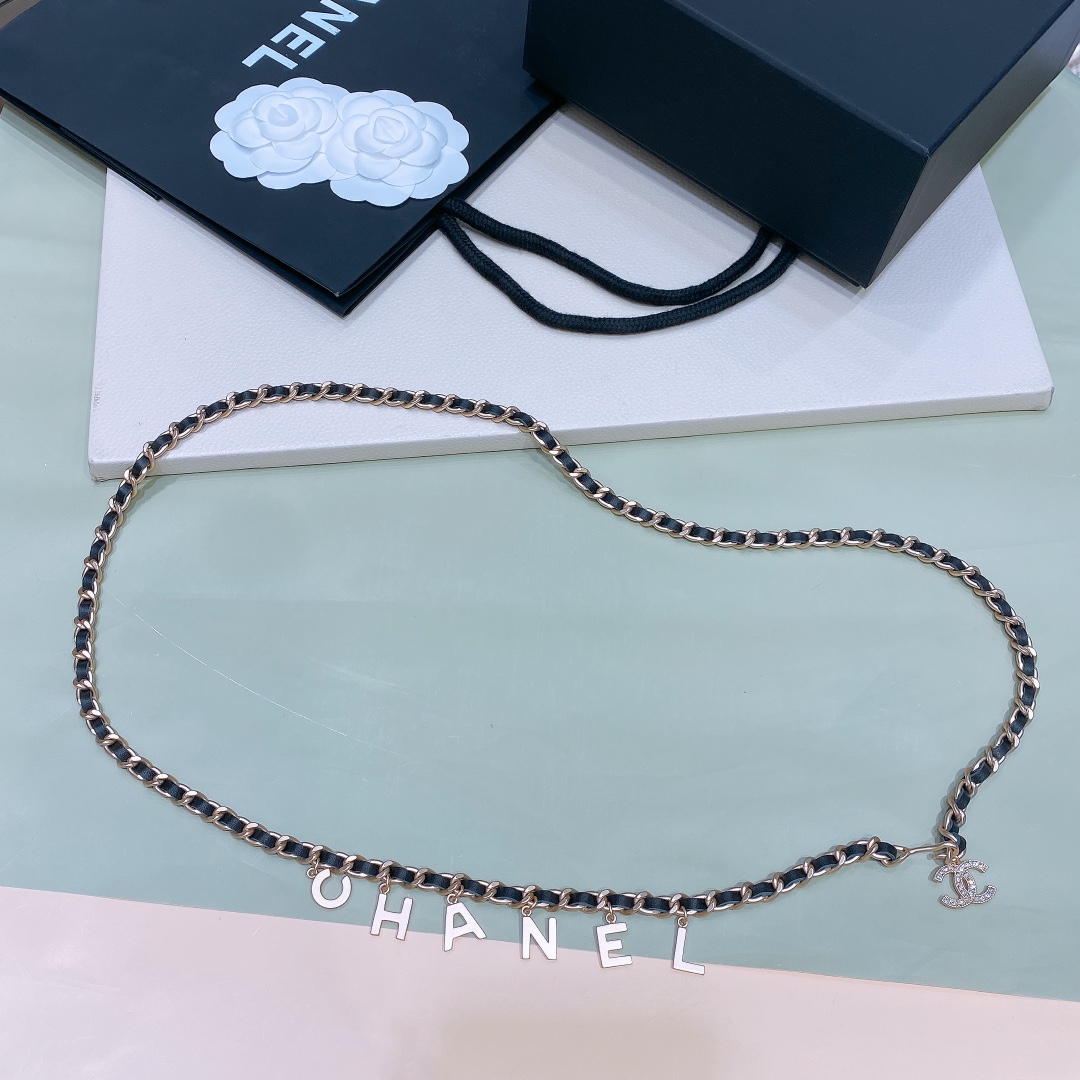 Chane1✨💫 编织腰链. cc 经典logo扣 奢华 典雅腰链. 均码