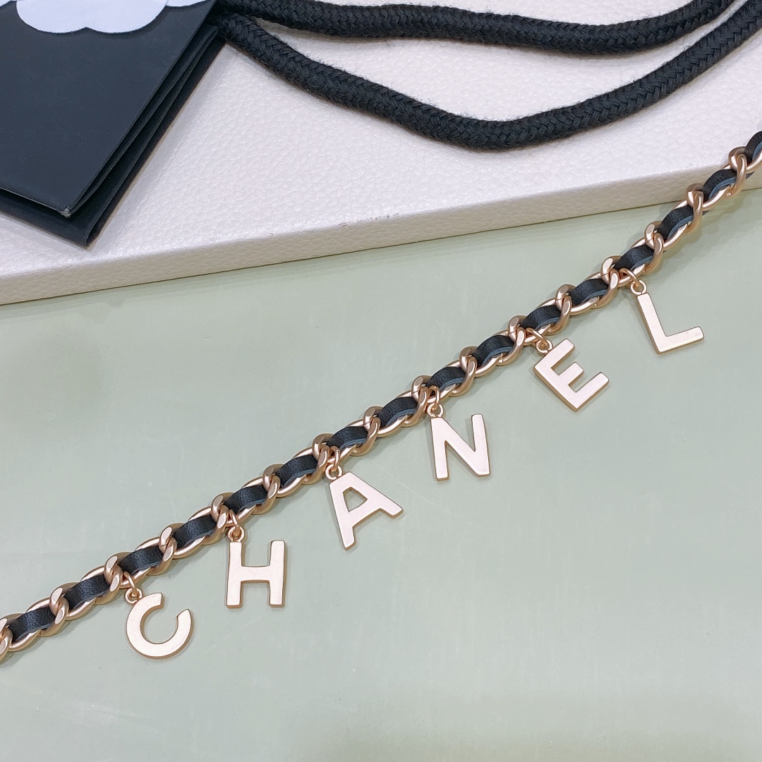 Chane1✨💫 编织腰链. cc 经典logo扣 奢华 典雅腰链. 均码