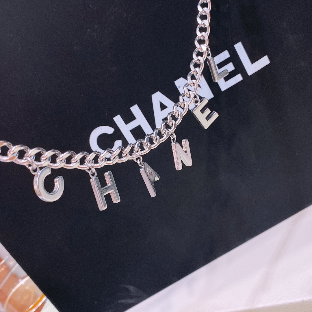Chane1✨💫 编织腰链. cc 经典logo扣 奢华 典雅腰链. 均码