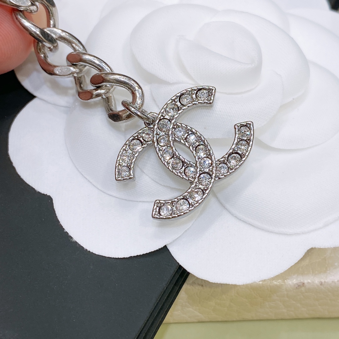 Chane1✨💫 编织腰链. cc 经典logo扣 奢华 典雅腰链. 均码
