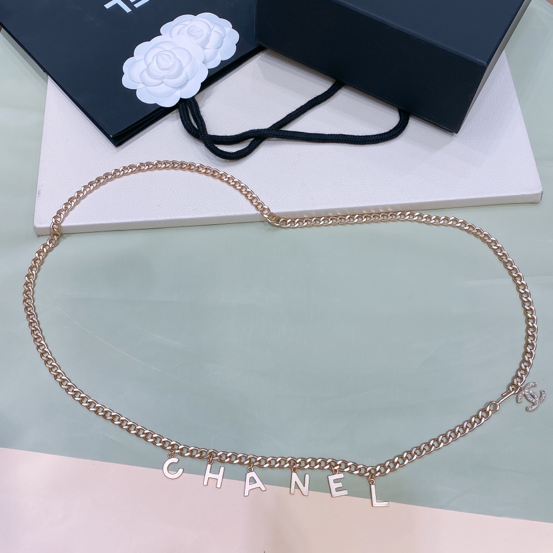 Chane1✨💫 编织腰链. cc 经典logo扣 奢华 典雅腰链. 均码