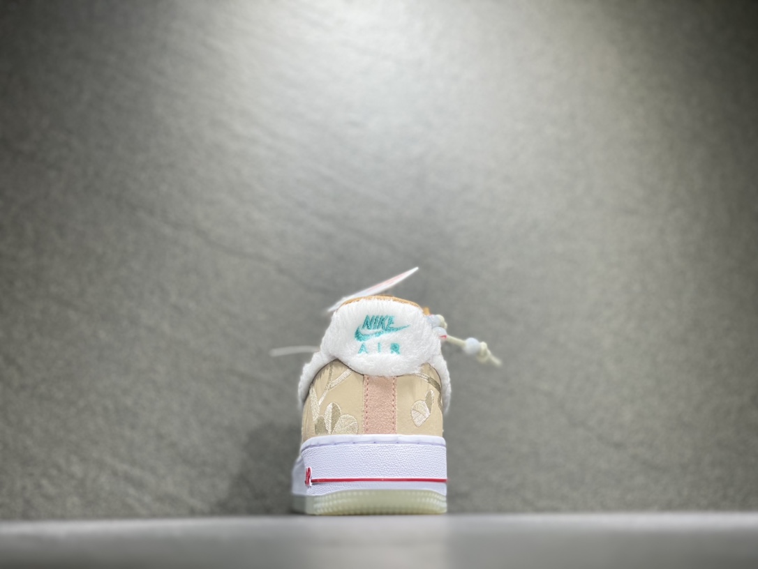 220 Nike Air Force 1 空军一号运动板鞋  FD4341-101